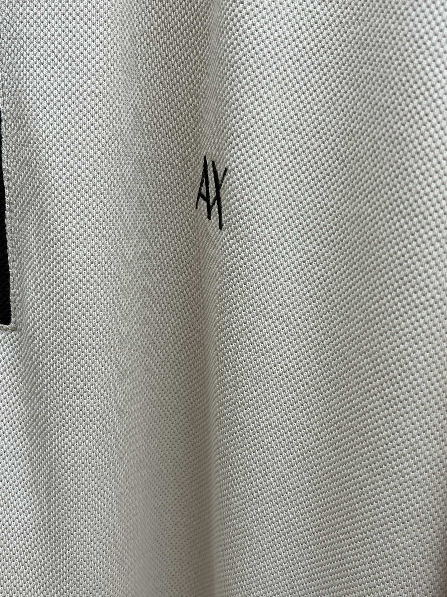 秋冬 AJ 🔥🔥秋冬新款男士标识短袖Polo衫，延续经典商务休闲翻领POLO恤.该款Polo衫采用丝光双