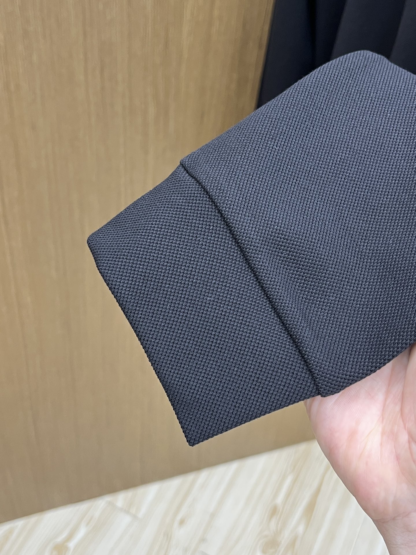 秋冬 ZZ 🔥🔥秋冬新款男士标识短袖Polo衫，延续经典商务休闲翻领POLO恤.该款Polo衫采用丝光双