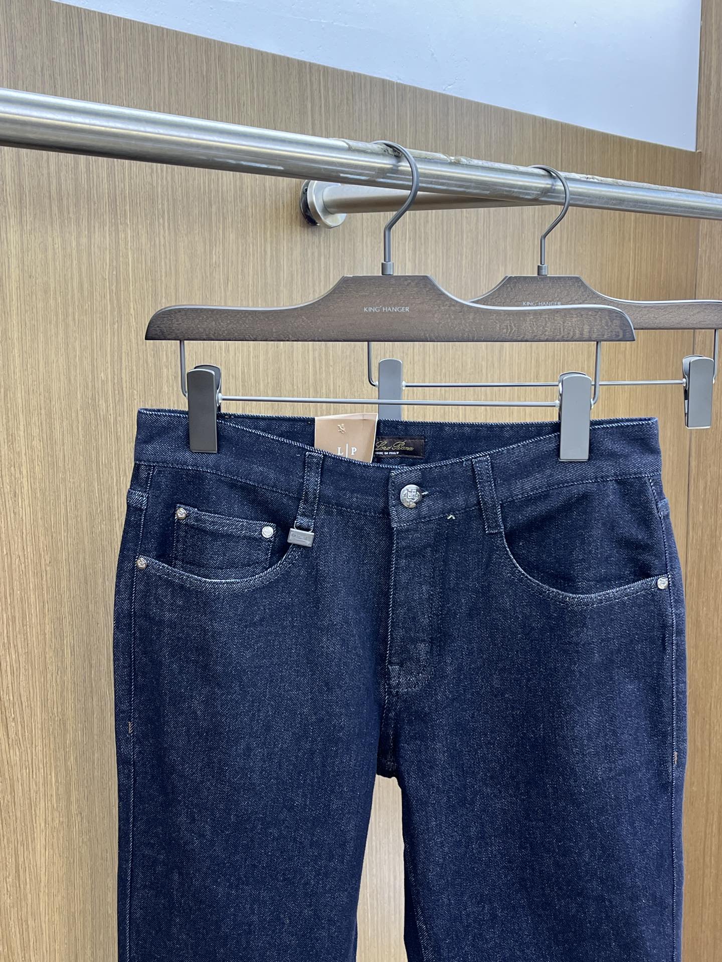 秋冬 lP🆕 🔥🔥高端定制、25SS秋冬最新款牛仔裤 柜台同步发售 进口固色面料 原版定制复刻 客供五金