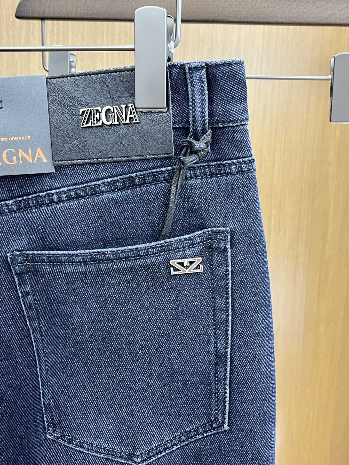 秋冬 ZZ 🔥🔥高端定制、25SS秋冬最新款牛仔裤 柜台同步发售 进口固色面料 原版定制复刻 客供五金辅