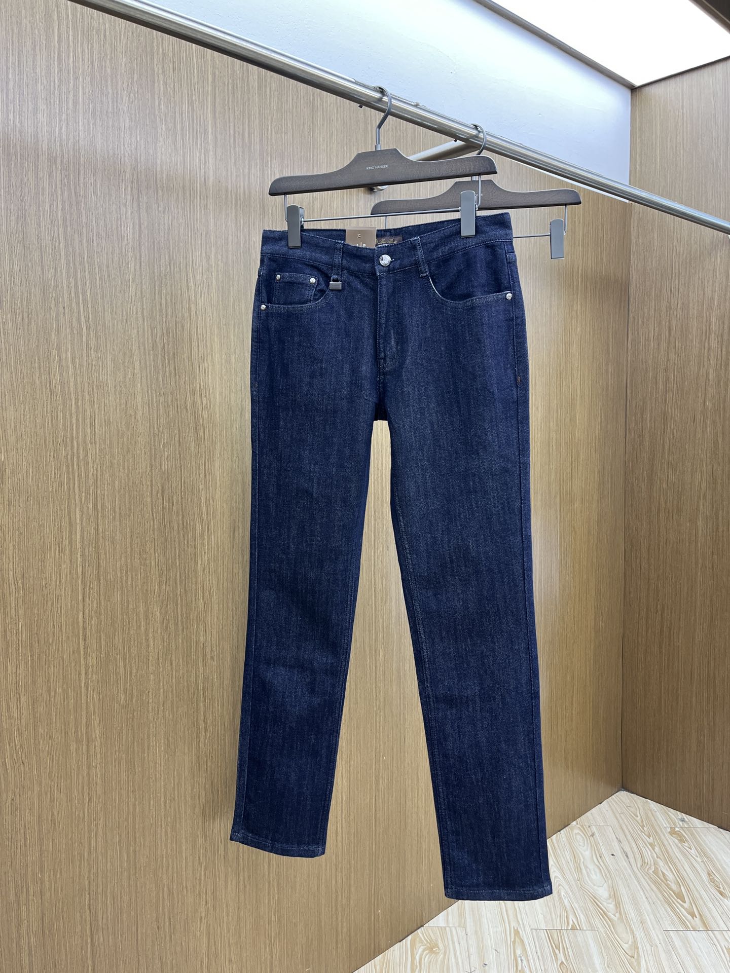 秋冬 lP🆕 🔥🔥高端定制、25SS秋冬最新款牛仔裤 柜台同步发售 进口固色面料 原版定制复刻 客供五金