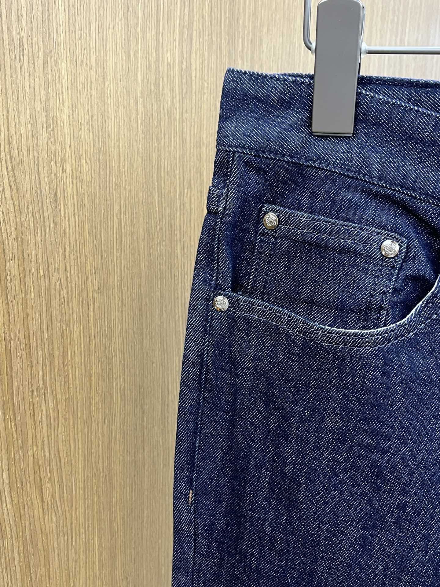 秋冬 lP🆕 🔥🔥高端定制、25SS秋冬最新款牛仔裤 柜台同步发售 进口固色面料 原版定制复刻 客供五金