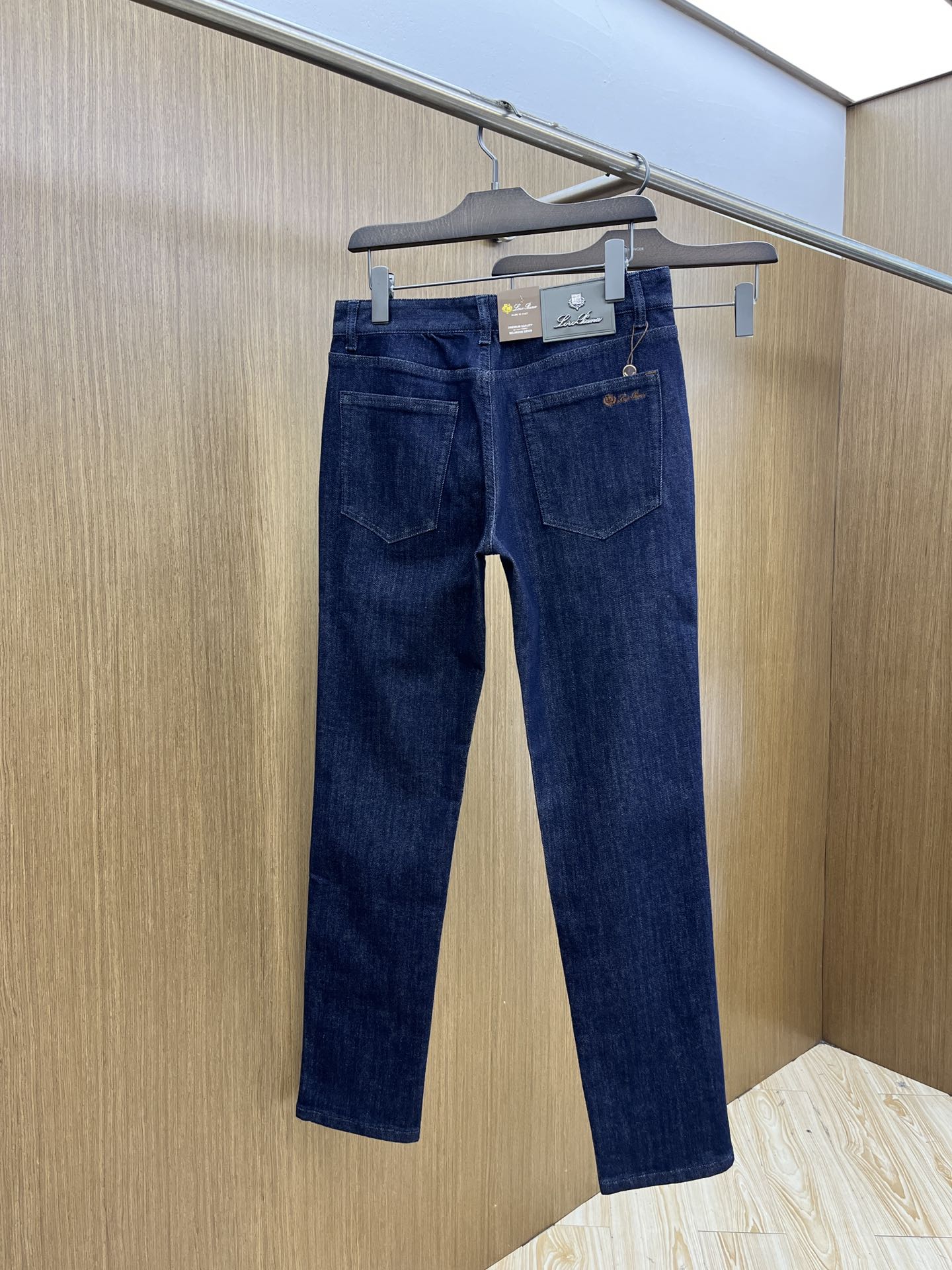 秋冬 lP🆕 🔥🔥高端定制、25SS秋冬最新款牛仔裤 柜台同步发售 进口固色面料 原版定制复刻 客供五金
