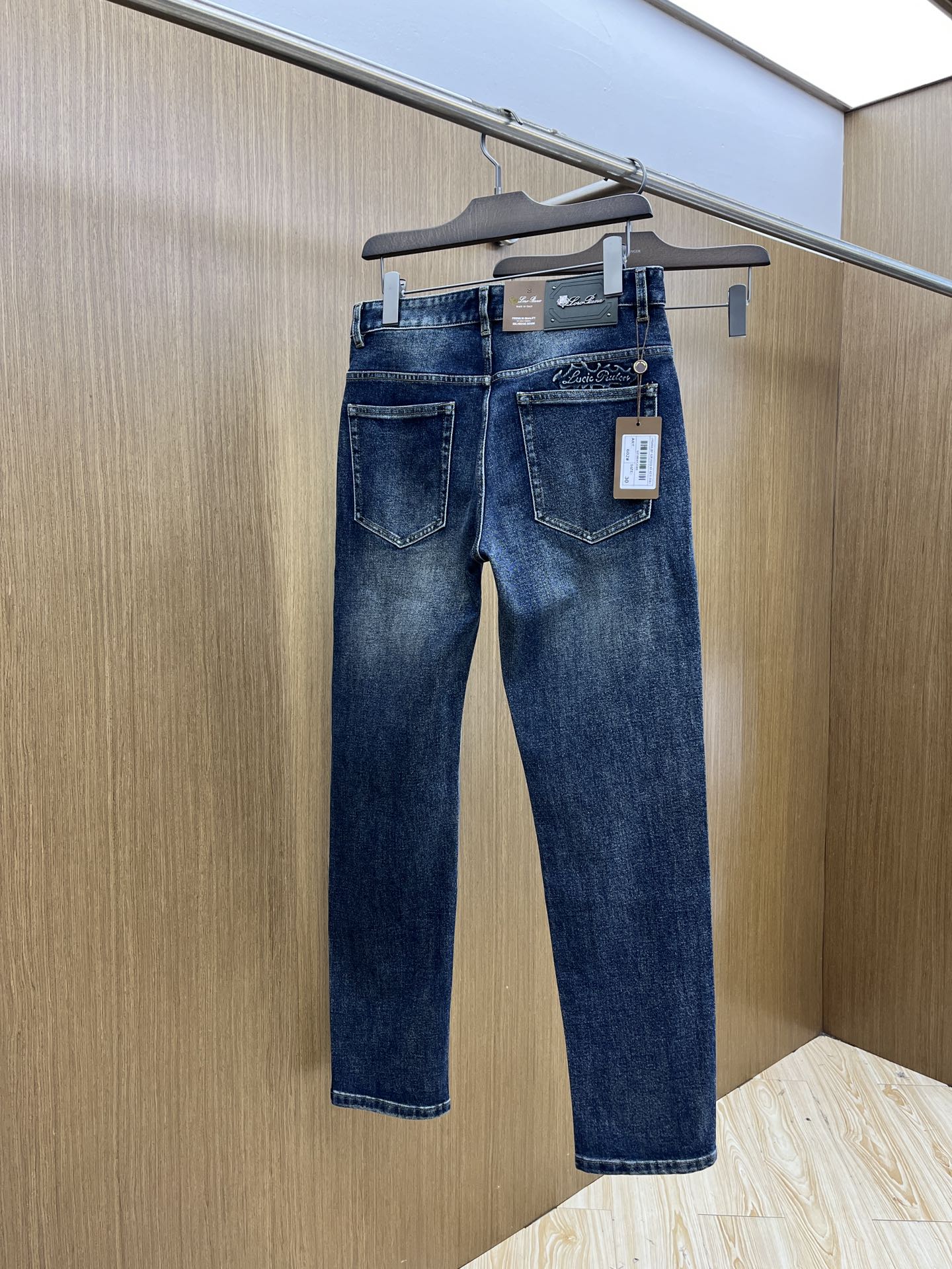 秋冬 lP🆕 🔥🔥高端定制、25SS秋冬最新款牛仔裤 柜台同步发售 进口固色面料 原版定制复刻 客供五金