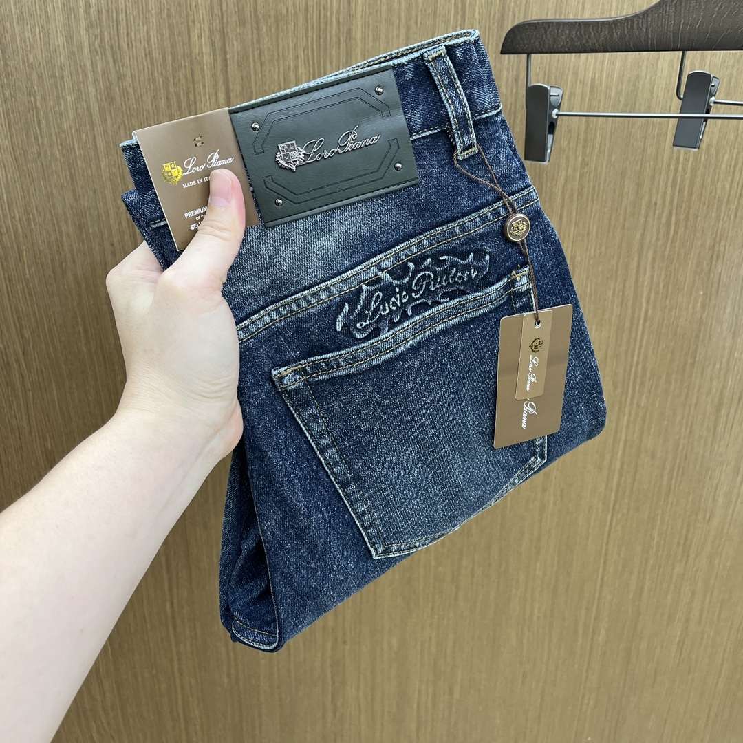 NO:481502,Autumn and Winter LP high-end customization, 25SS autumn and winter latest jeans are available at the counter simultaneously, imported color fixing fabrics, original custom reproduction, customer-supplied hardware and auxiliary materials, original quality, heavy industry washing, fine workmanship and excellent upper body!  Preferred single product produced by fax, number 29-38 without 35.37, loro piana, jeans, alexander wang19860909秋冬 LP 高端定制、25SS秋冬最新款牛仔裤 柜台同步发售 进口固色面料 原版定制复刻 客供五金辅料 原单品质 重工洗水 做工走线精细 上身绝佳！优选单品 fax出品 码数29-38无35.37,,loro piana,jeans,alexander wang,Men's clothing