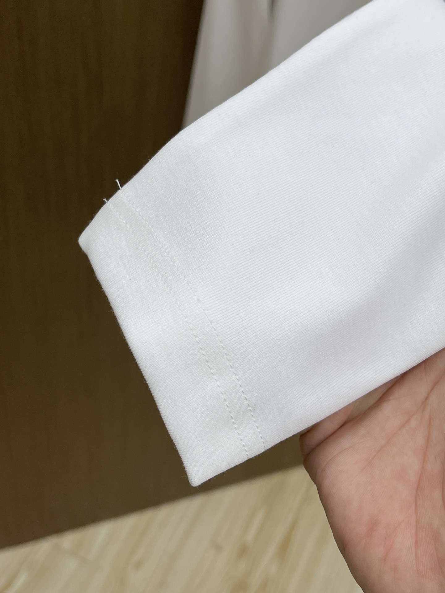 价格修正 新款 Mon 🔥官网秋冬新品长袖T恤 蒙口 面料采用新疆长绒棉 面料细腻柔软上身舒适 侧边拼接