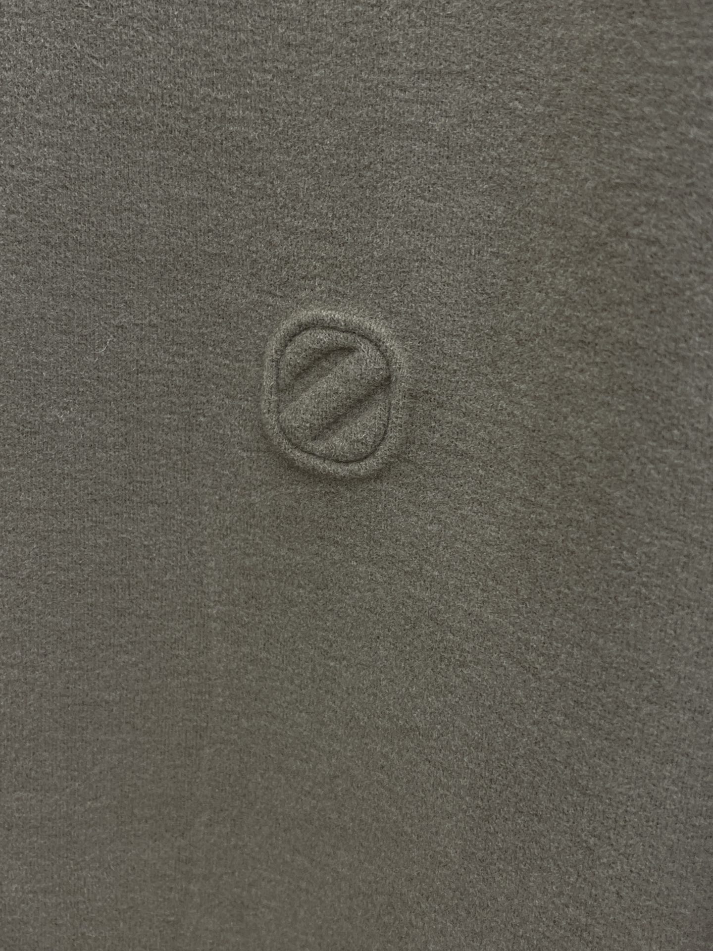 秋冬 ZZ 🔥秋冬Kiton打底衫 面料选用暖姜天丝德绒 面料细腻柔软上身舒适 简约时尚 适配商务、fj