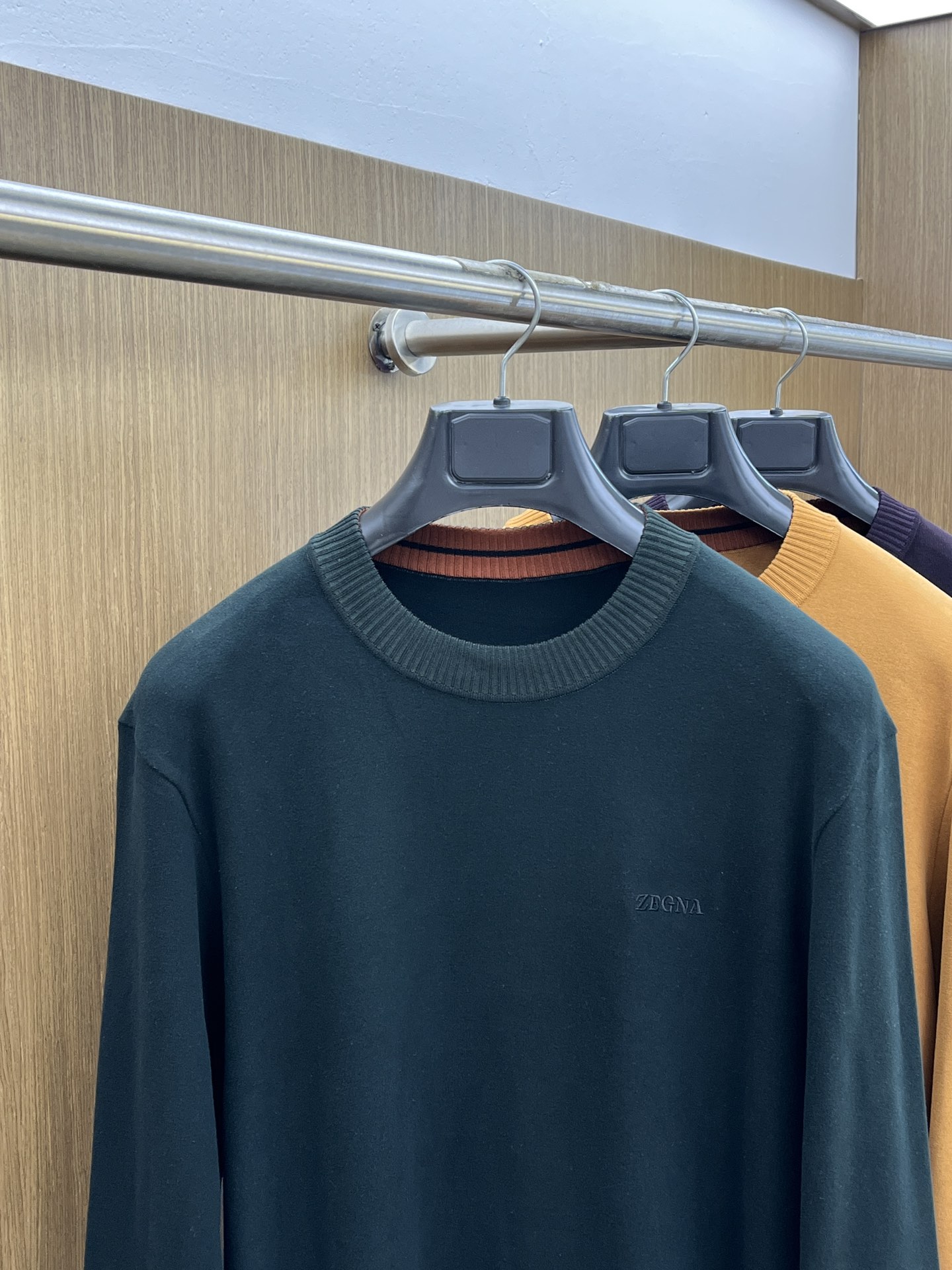 秋冬 ZZ 🔥秋冬Kiton打底衫 面料选用暖姜天丝德绒 面料细腻柔软上身舒适 简约时尚 适配商务、fj