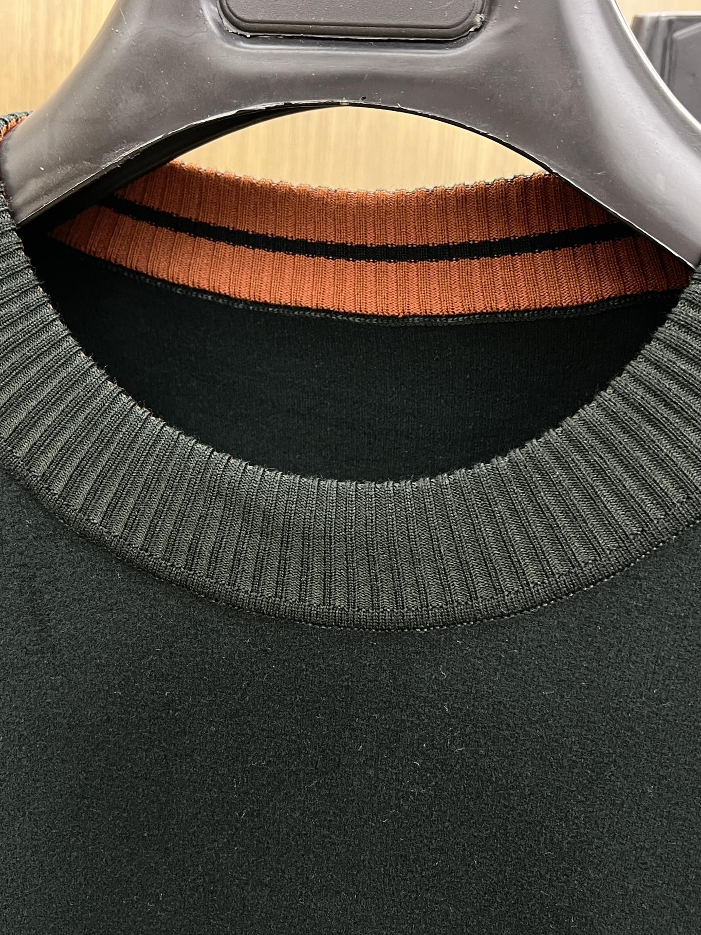 秋冬 ZZ 🔥秋冬Kiton打底衫 面料选用暖姜天丝德绒 面料细腻柔软上身舒适 简约时尚 适配商务、fj