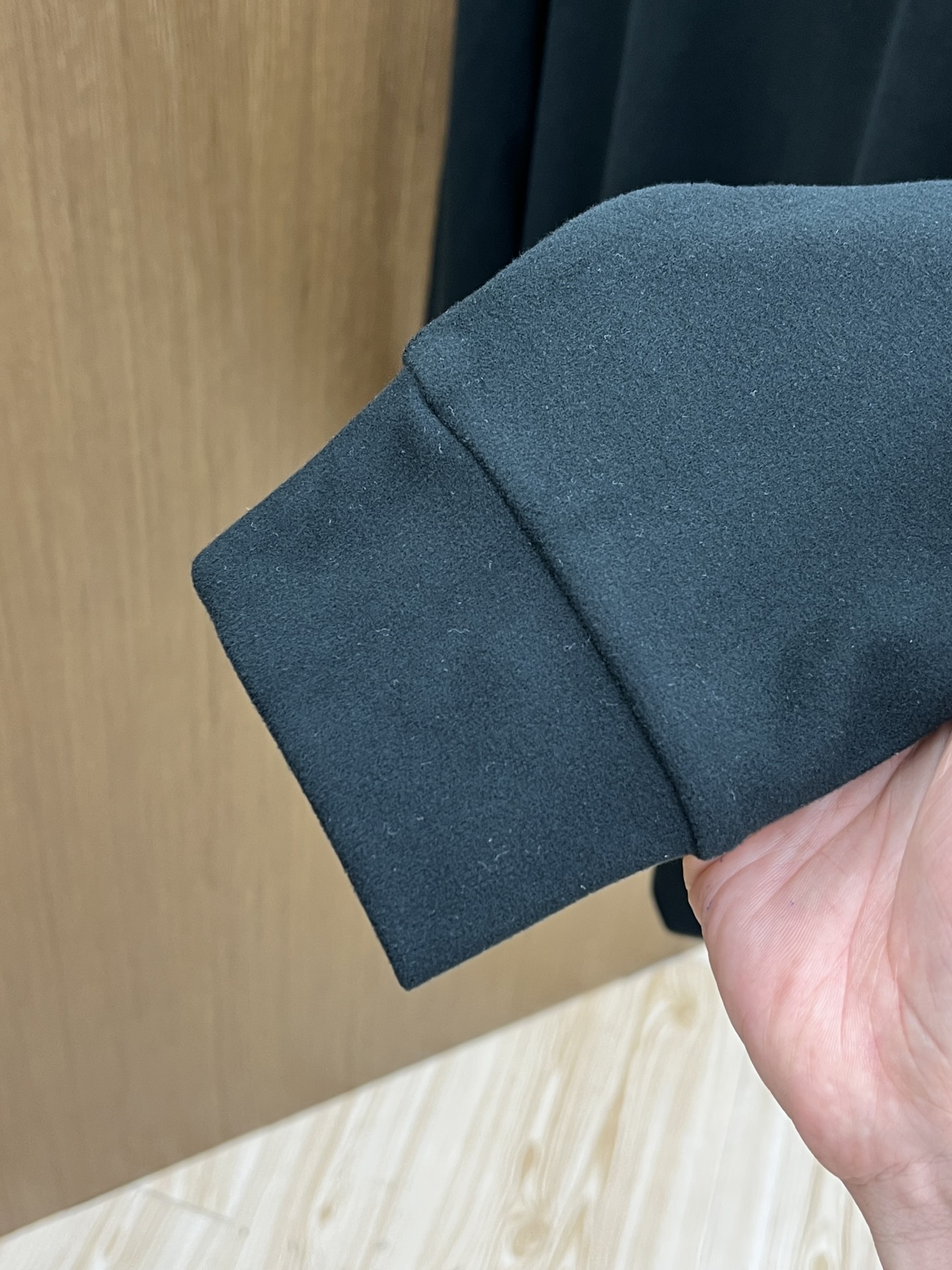 秋冬 ZZ 🔥秋冬Kiton打底衫 面料选用暖姜天丝德绒 面料细腻柔软上身舒适 简约时尚 适配商务、fj