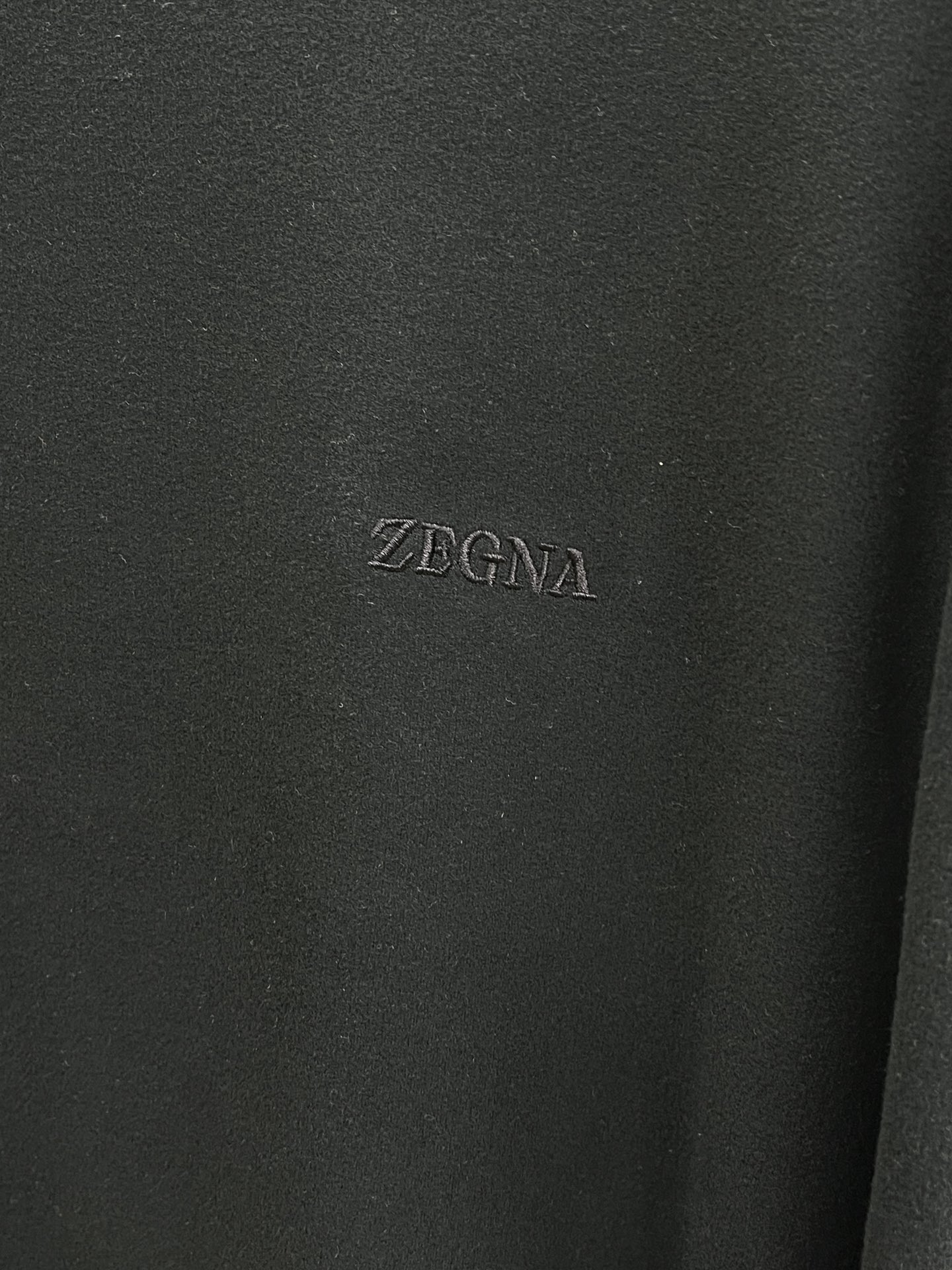 秋冬 ZZ 🔥秋冬Kiton打底衫 面料选用暖姜天丝德绒 面料细腻柔软上身舒适 简约时尚 适配商务、fj