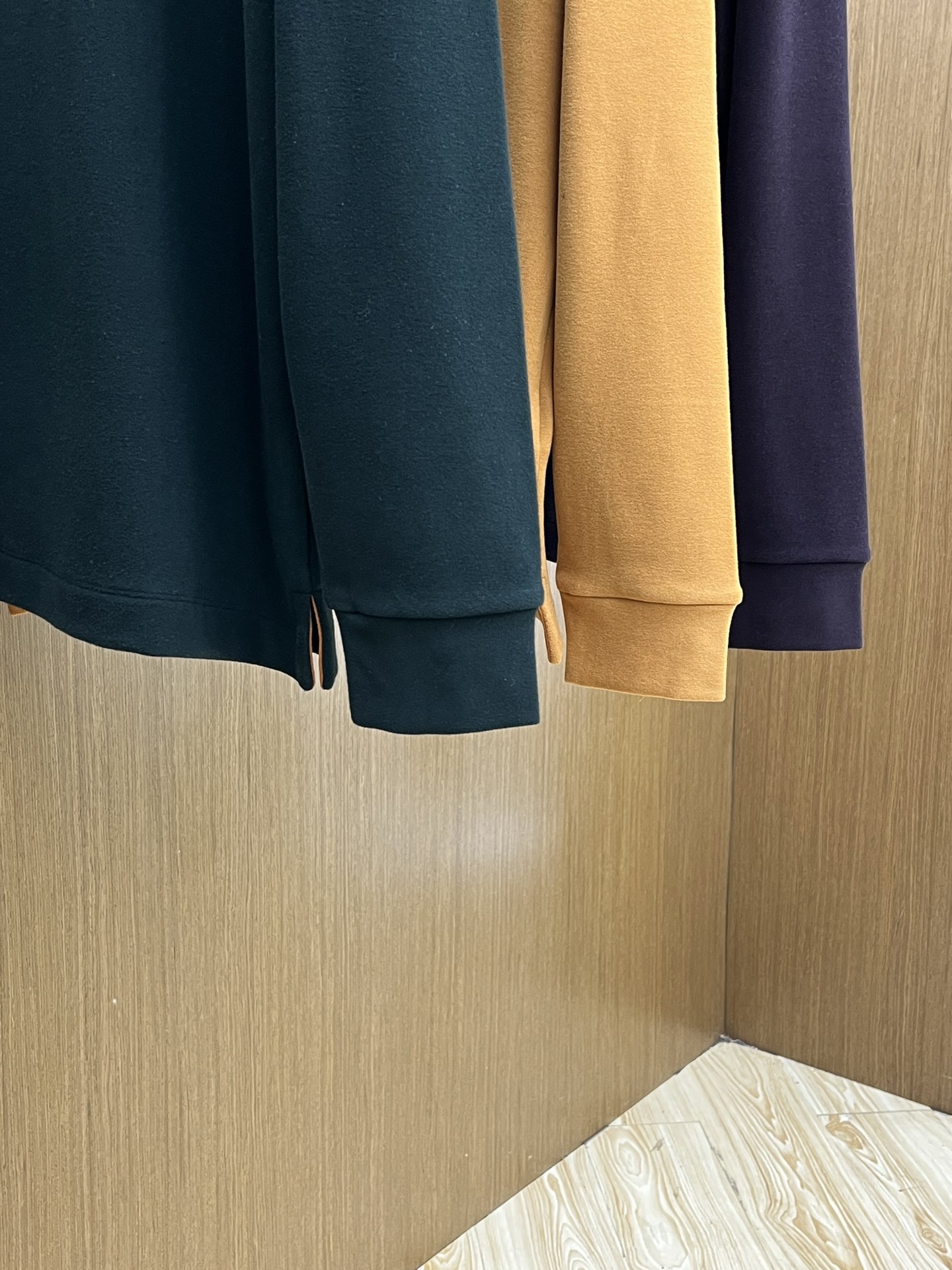 秋冬 ZZ 🔥秋冬Kiton打底衫 面料选用暖姜天丝德绒 面料细腻柔软上身舒适 简约时尚 适配商务、fj