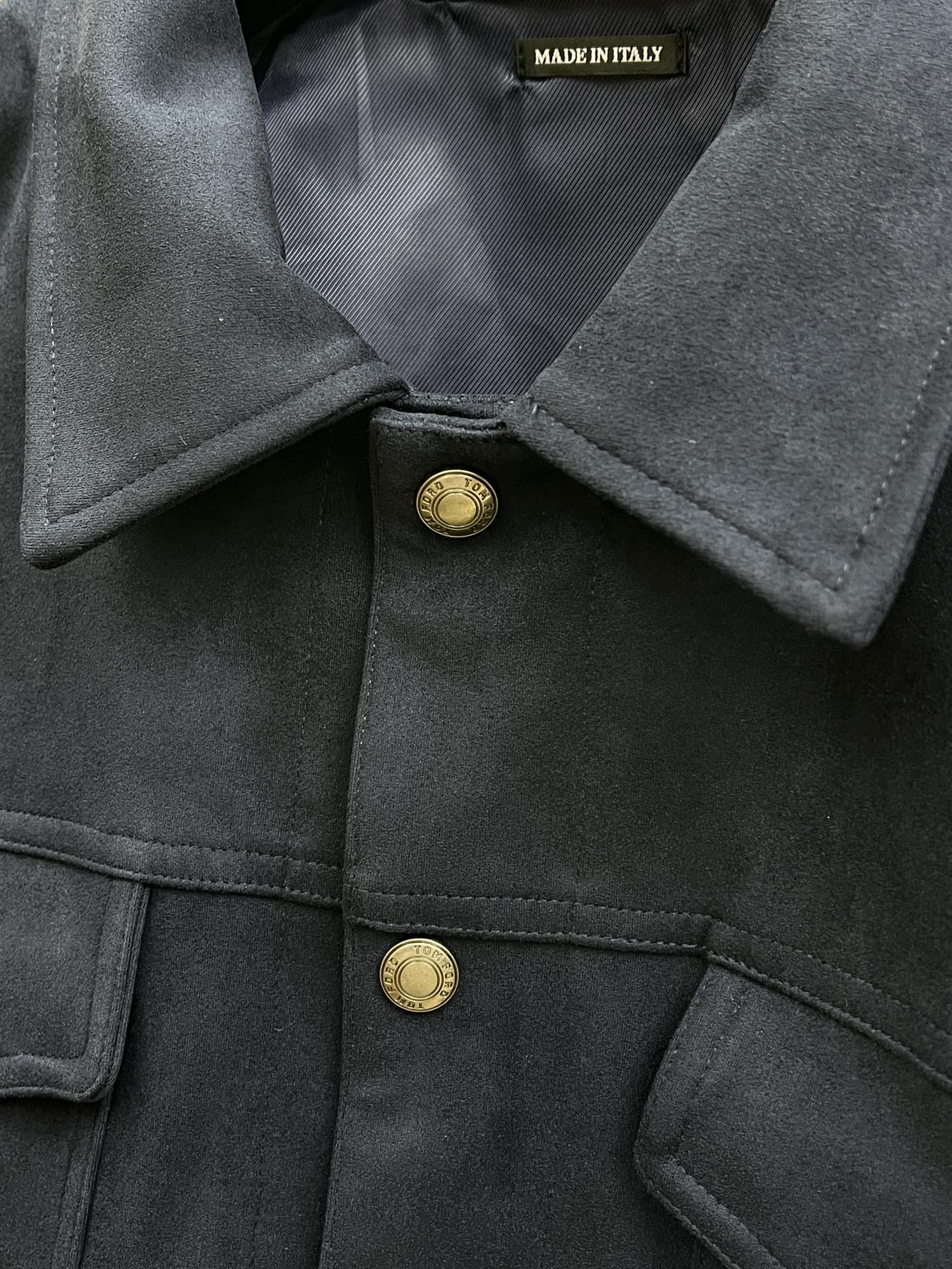 秋冬 TF 🔥SS男士新款口袋麂皮绒夹克外套，采用麂皮绒皮革精心制作，经典版型，凸显新意同时也能提升款式