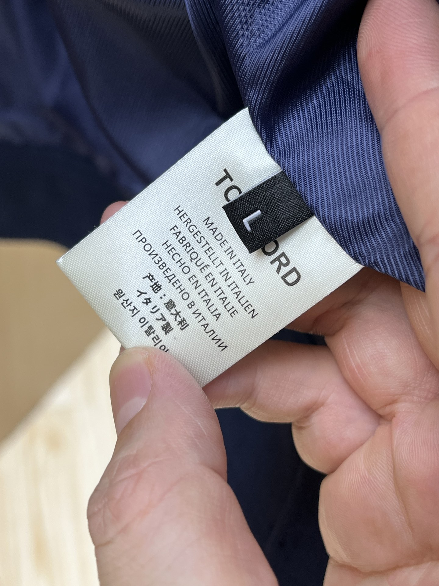 秋冬 TF 🔥SS男士新款口袋麂皮绒夹克外套，采用麂皮绒皮革精心制作，经典版型，凸显新意同时也能提升款式