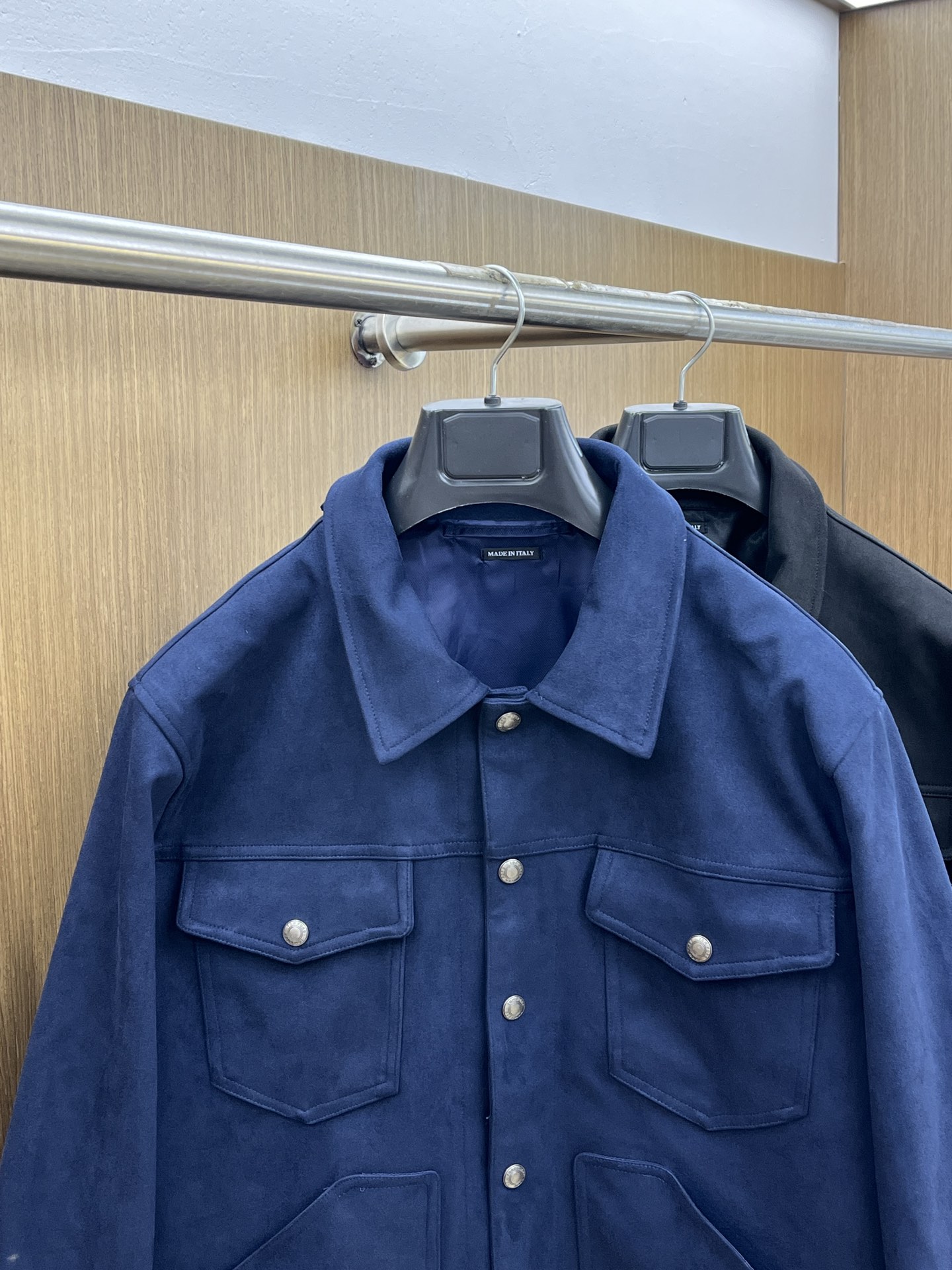 秋冬 TF 🔥SS男士新款口袋麂皮绒夹克外套，采用麂皮绒皮革精心制作，经典版型，凸显新意同时也能提升款式