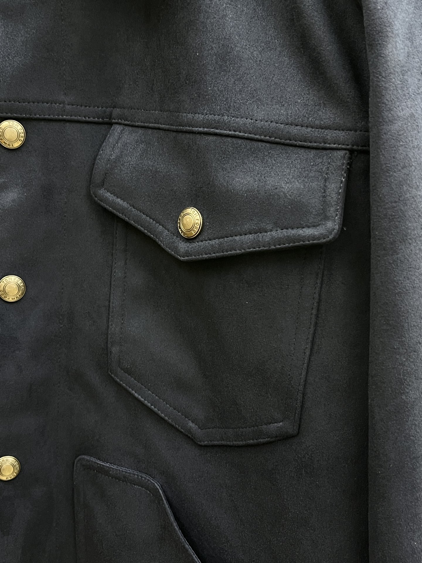 秋冬 TF 🔥SS男士新款口袋麂皮绒夹克外套，采用麂皮绒皮革精心制作，经典版型，凸显新意同时也能提升款式