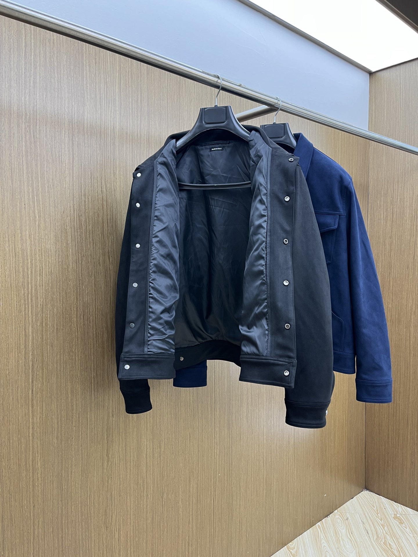 秋冬 TF 🔥SS男士新款口袋麂皮绒夹克外套，采用麂皮绒皮革精心制作，经典版型，凸显新意同时也能提升款式