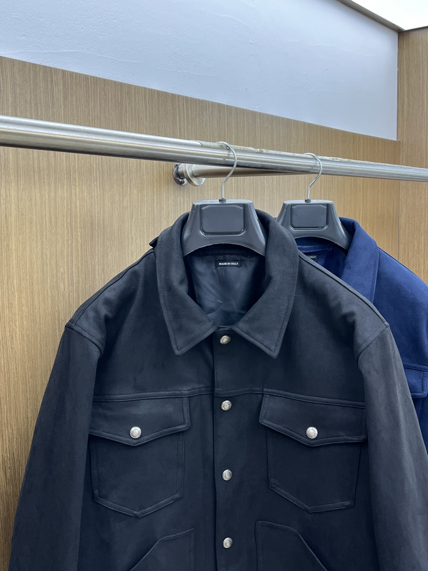 秋冬 TF 🔥SS男士新款口袋麂皮绒夹克外套，采用麂皮绒皮革精心制作，经典版型，凸显新意同时也能提升款式