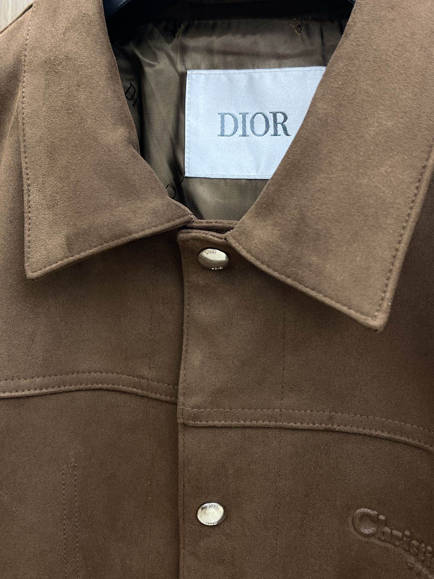 秋冬 CD🔥SS男士新款口袋麂皮绒夹克外套，采用麂皮绒皮革精心制作，经典版型，凸显新意同时也能提升款式的