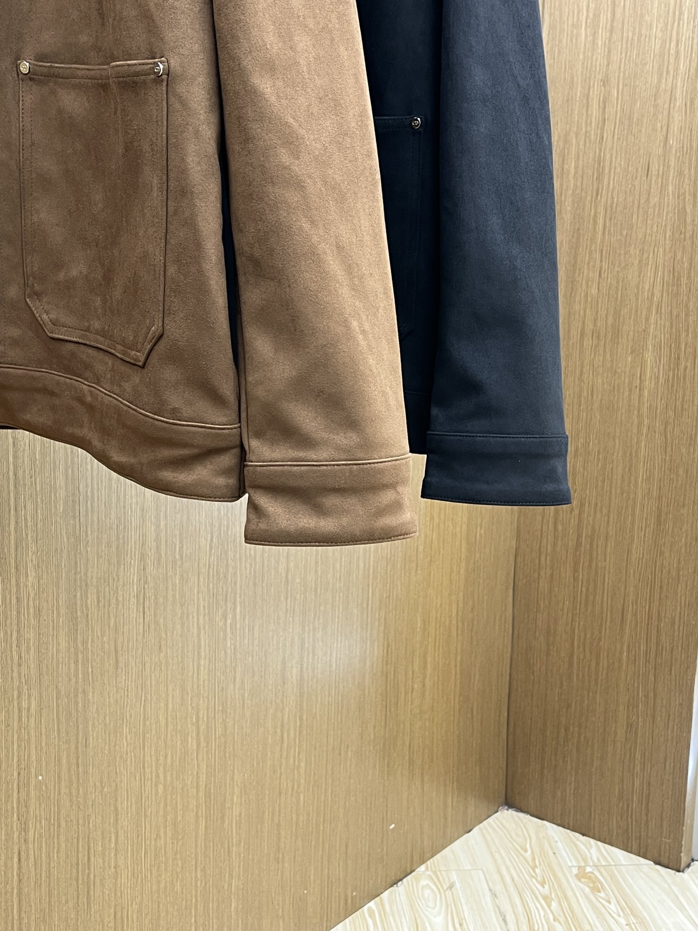 秋冬 CD🔥SS男士新款口袋麂皮绒夹克外套，采用麂皮绒皮革精心制作，经典版型，凸显新意同时也能提升款式的