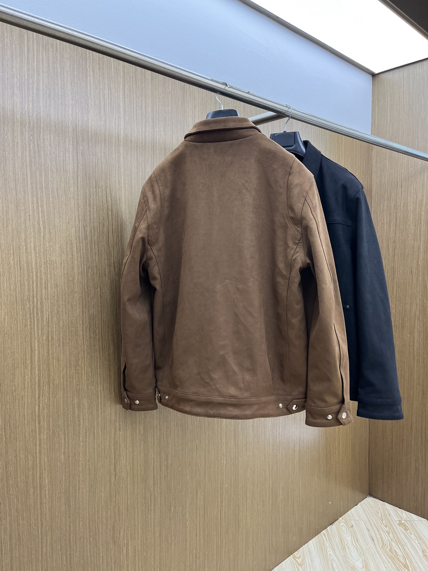 秋冬 CD🔥SS男士新款口袋麂皮绒夹克外套，采用麂皮绒皮革精心制作，经典版型，凸显新意同时也能提升款式的