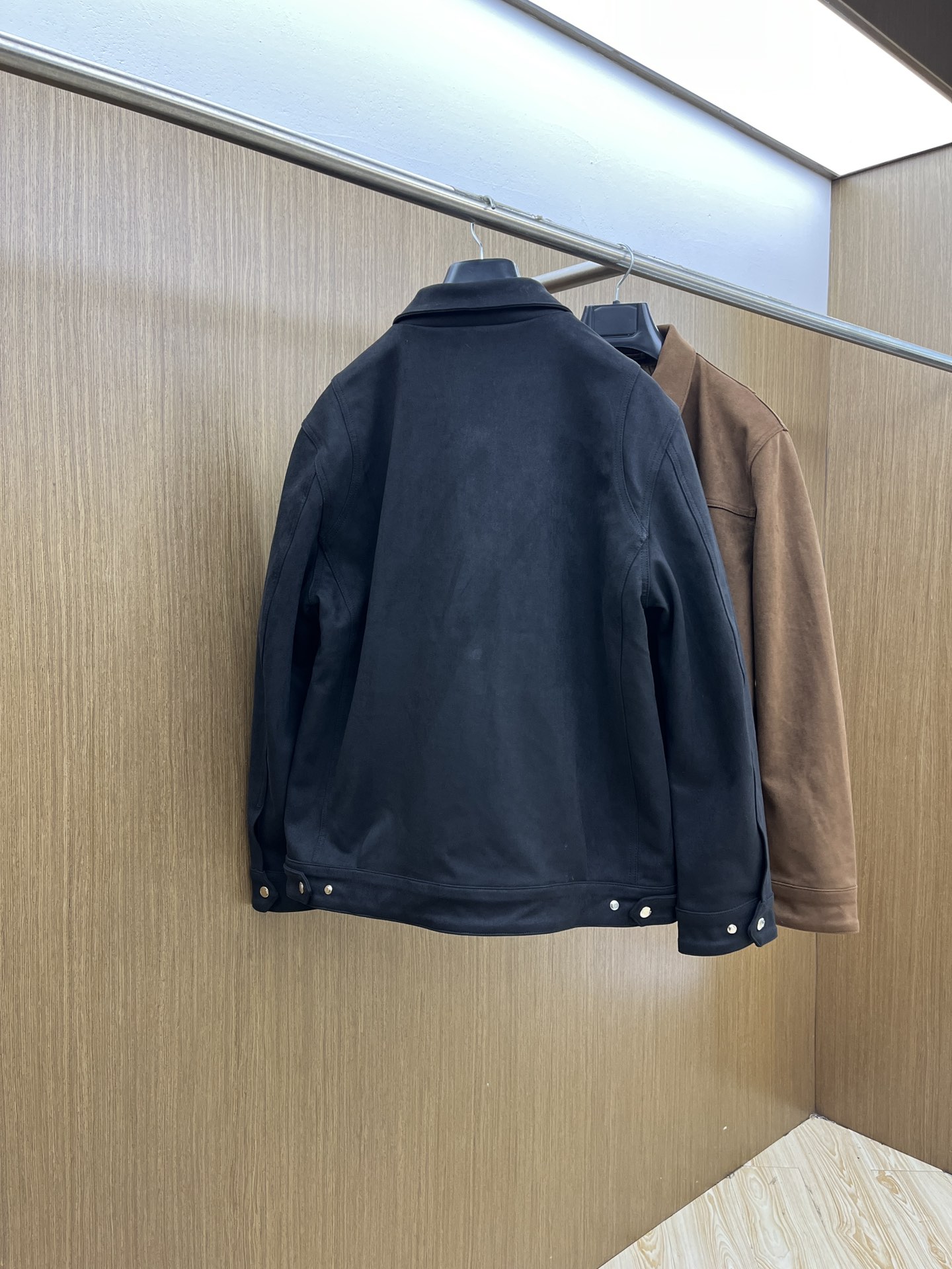 秋冬 CD 🔥SS男士新款口袋麂皮绒夹克外套，采用麂皮绒皮革精心制作，经典版型，凸显新意同时也能提升款式