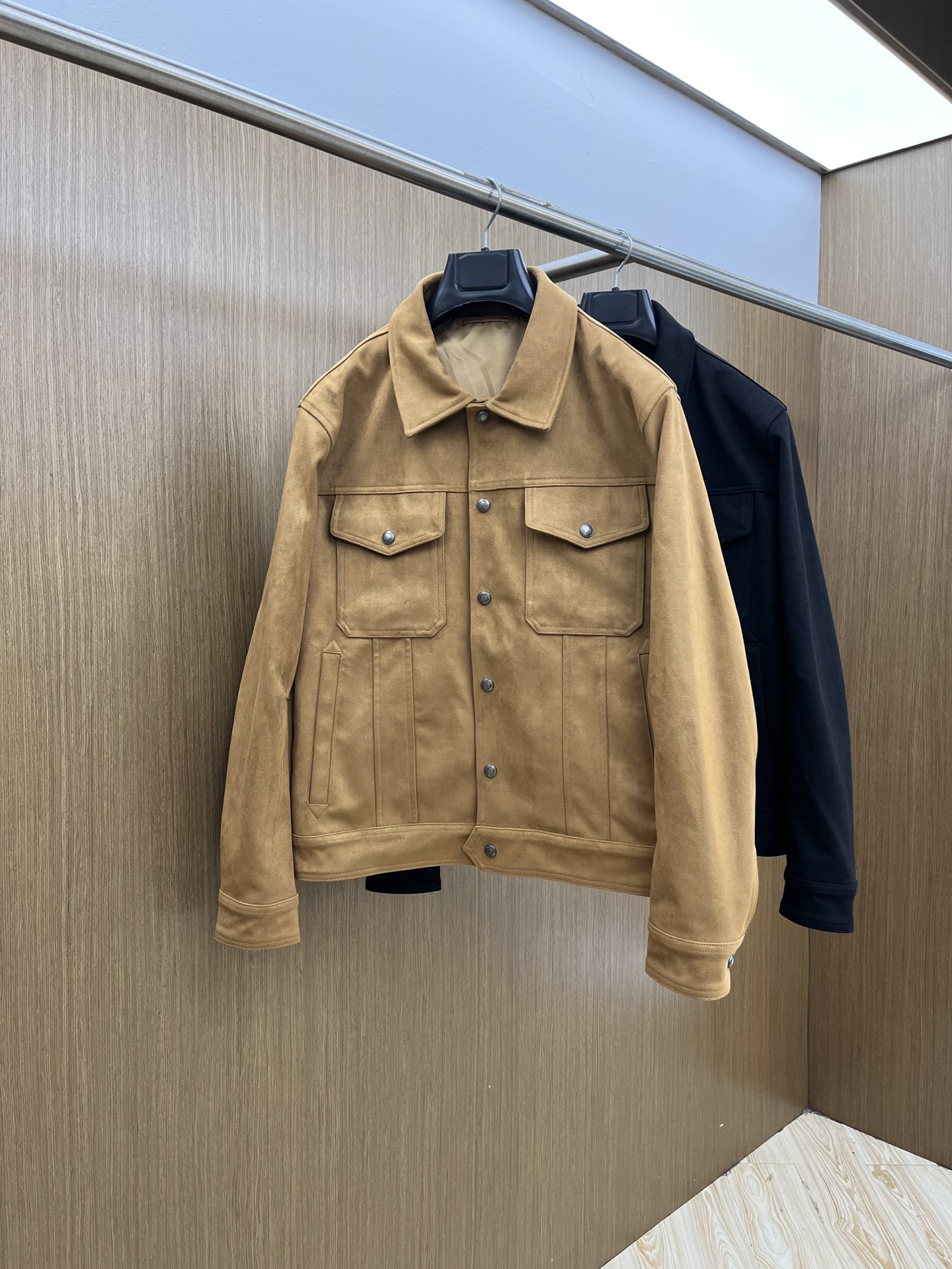 秋冬 TF 🔥SS男士新款口袋麂皮绒夹克外套，采用麂皮绒皮革精心制作，经典版型，凸显新意同时也能提升款式