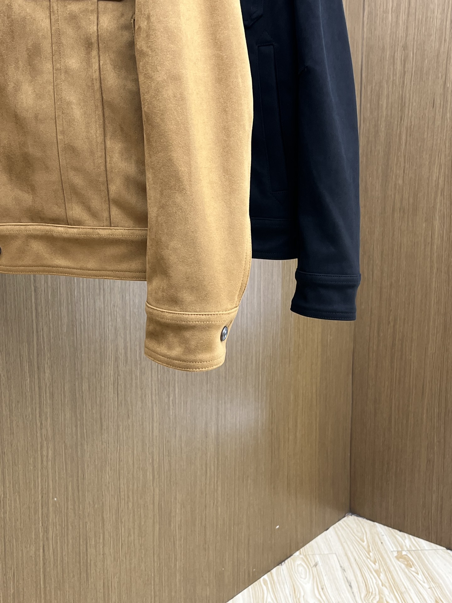 秋冬 TF 🔥SS男士新款口袋麂皮绒夹克外套，采用麂皮绒皮革精心制作，经典版型，凸显新意同时也能提升款式