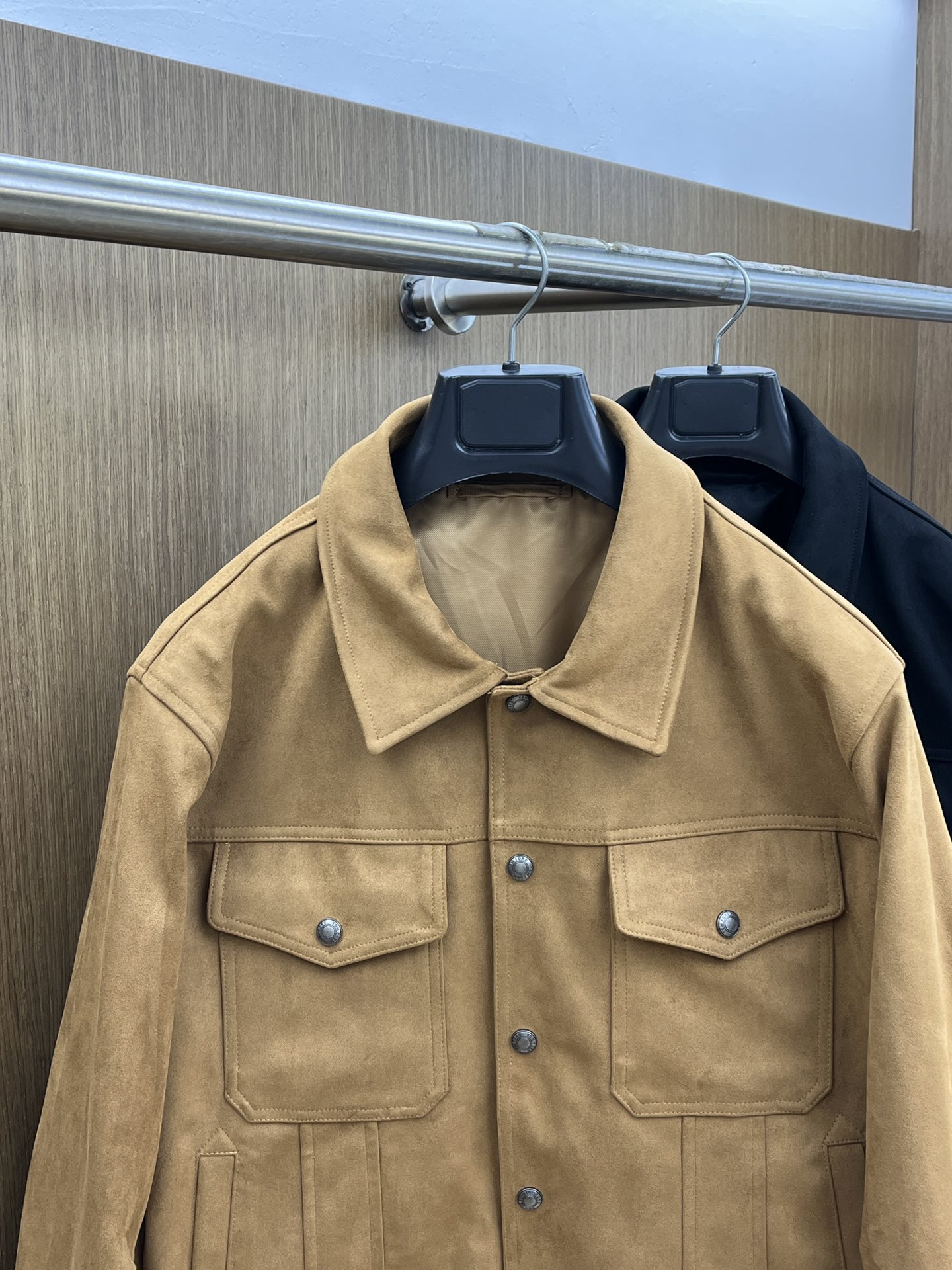 秋冬 TF 🔥SS男士新款口袋麂皮绒夹克外套，采用麂皮绒皮革精心制作，经典版型，凸显新意同时也能提升款式