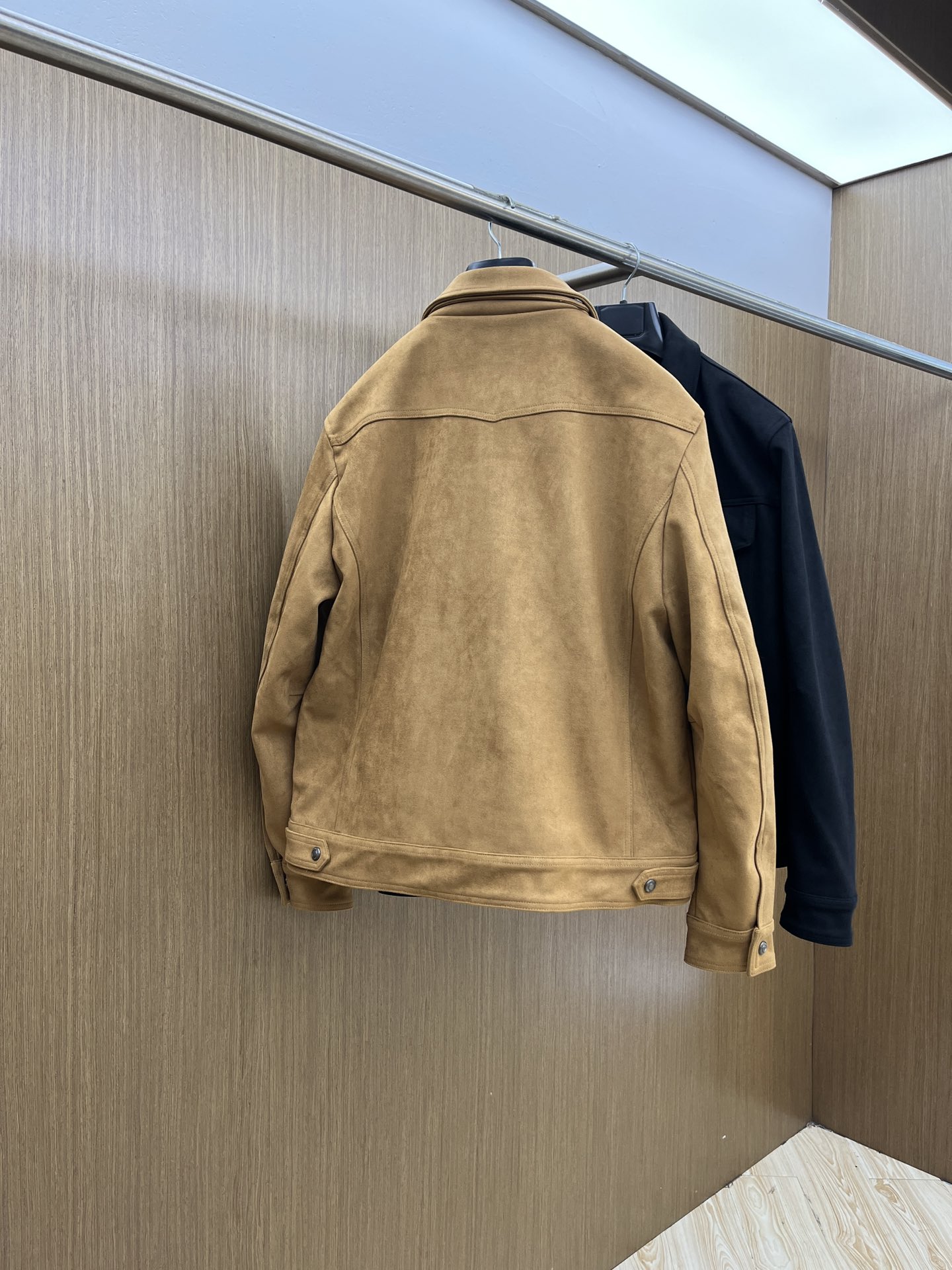 秋冬 TF 🔥SS男士新款口袋麂皮绒夹克外套，采用麂皮绒皮革精心制作，经典版型，凸显新意同时也能提升款式