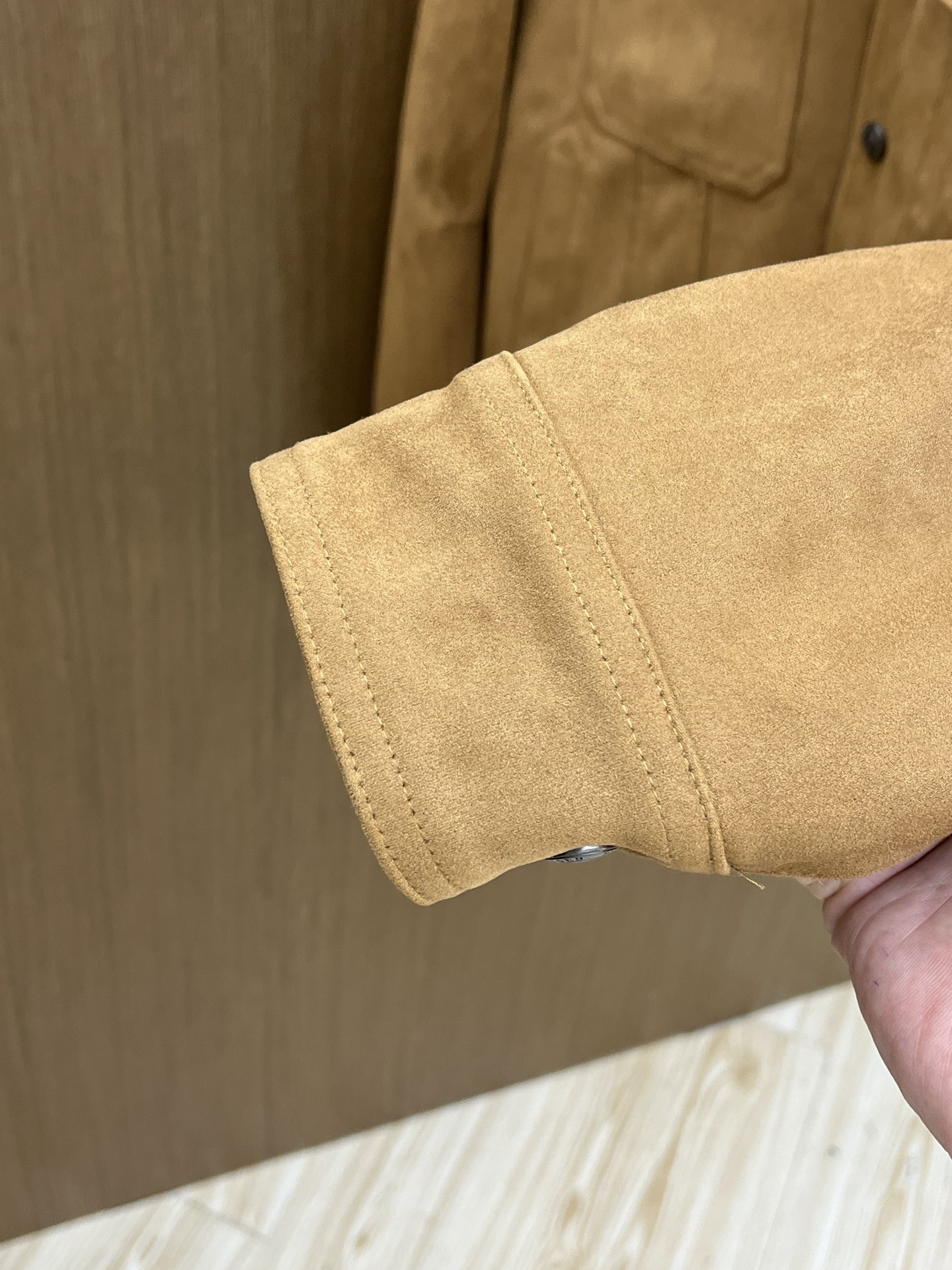 秋冬 TF 🔥SS男士新款口袋麂皮绒夹克外套，采用麂皮绒皮革精心制作，经典版型，凸显新意同时也能提升款式