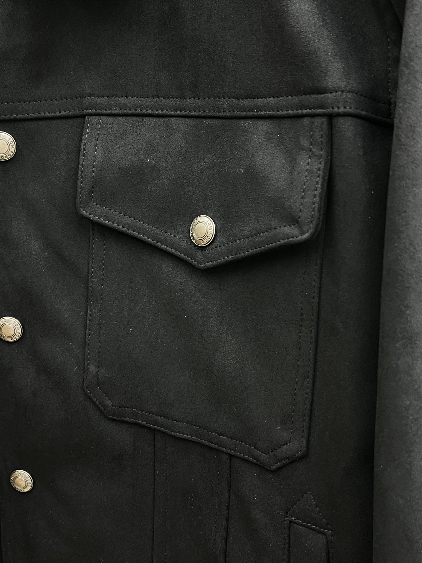 秋冬 TF 🔥SS男士新款口袋麂皮绒夹克外套，采用麂皮绒皮革精心制作，经典版型，凸显新意同时也能提升款式