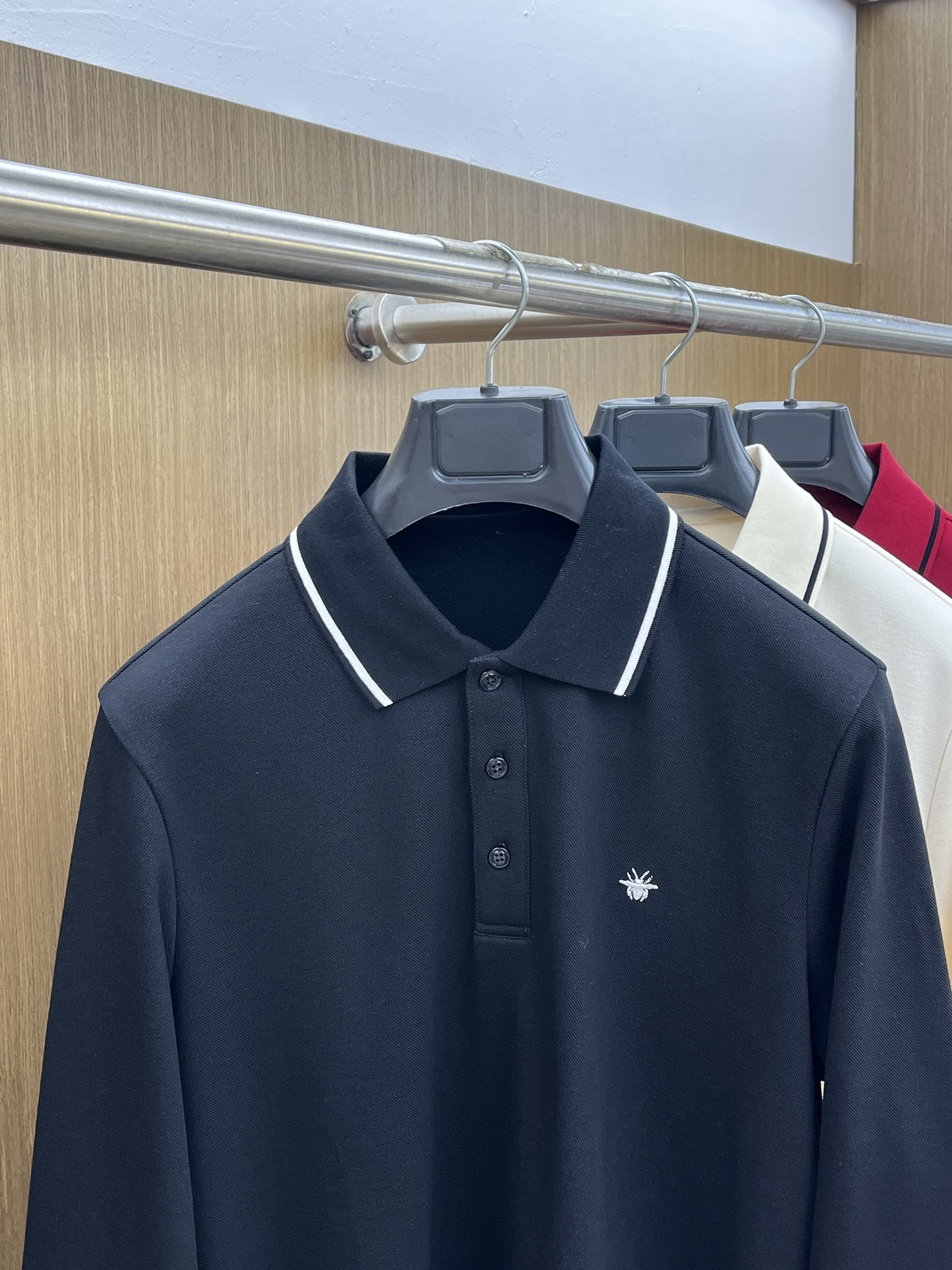 秋冬 CD 🔥秋冬DIOR经典小蜜蜂长袖 选用拉毛珠地棉 面料细腻柔软上身舒适 简约时尚 适配商务、fj