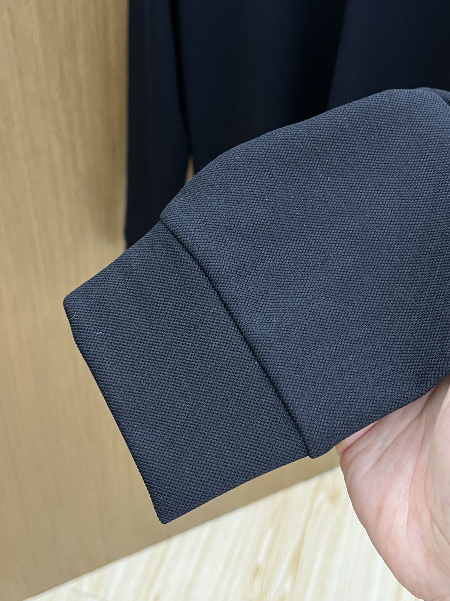 秋冬 CD 🔥秋冬DIOR经典小蜜蜂长袖 选用拉毛珠地棉 面料细腻柔软上身舒适 简约时尚 适配商务、fj