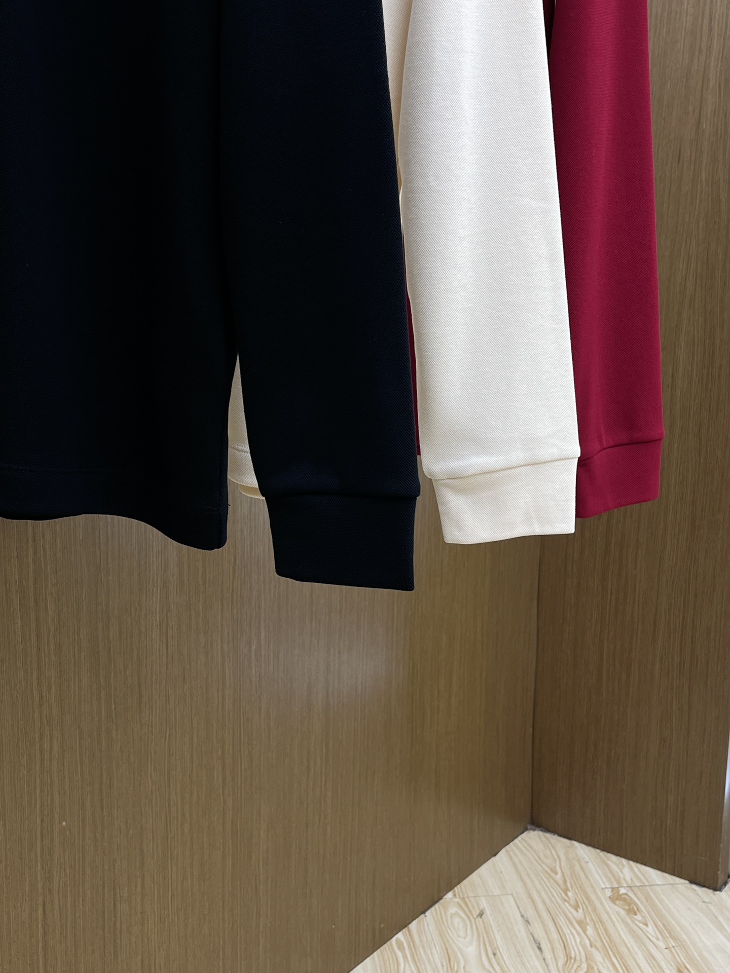 秋冬 CD 🔥秋冬DIOR经典小蜜蜂长袖 选用拉毛珠地棉 面料细腻柔软上身舒适 简约时尚 适配商务、fj