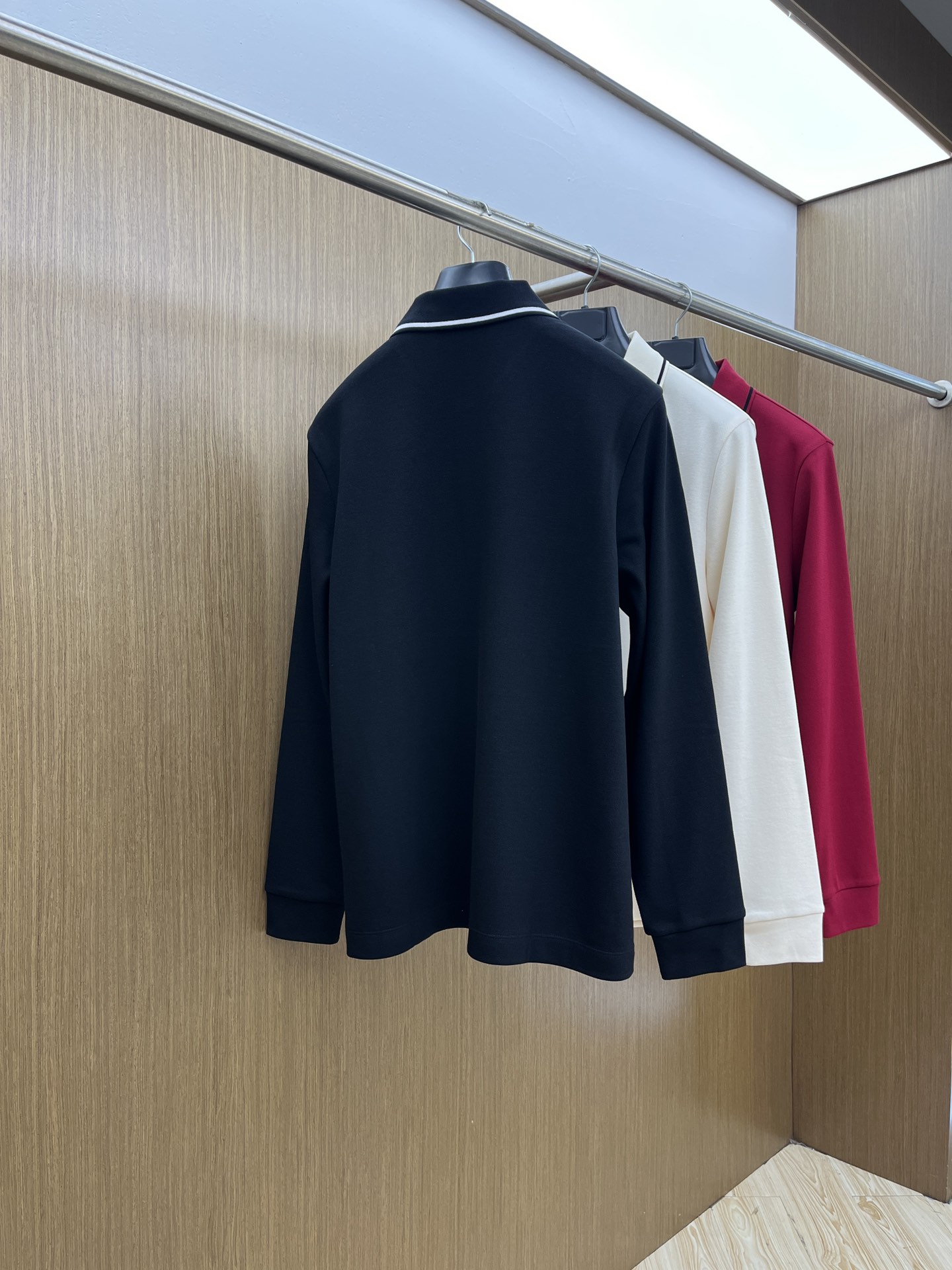 秋冬 CD 🔥秋冬DIOR经典小蜜蜂长袖 选用拉毛珠地棉 面料细腻柔软上身舒适 简约时尚 适配商务、fj