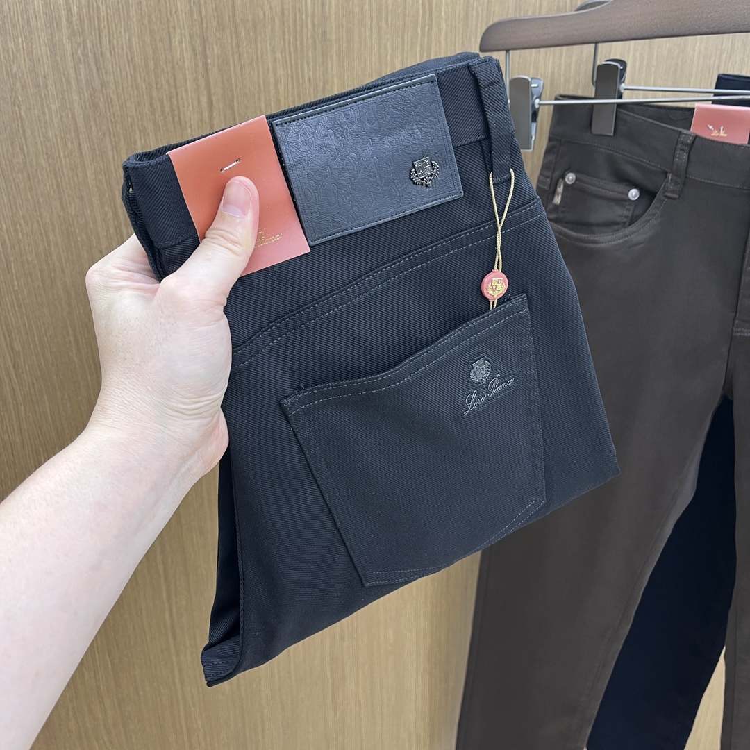 秋冬 lP🆕🔥🔥ss秋冬新品，官网同步有售，男士高端商务休闲西裤，高端进口面料，带弹力，后面采用硅胶字母