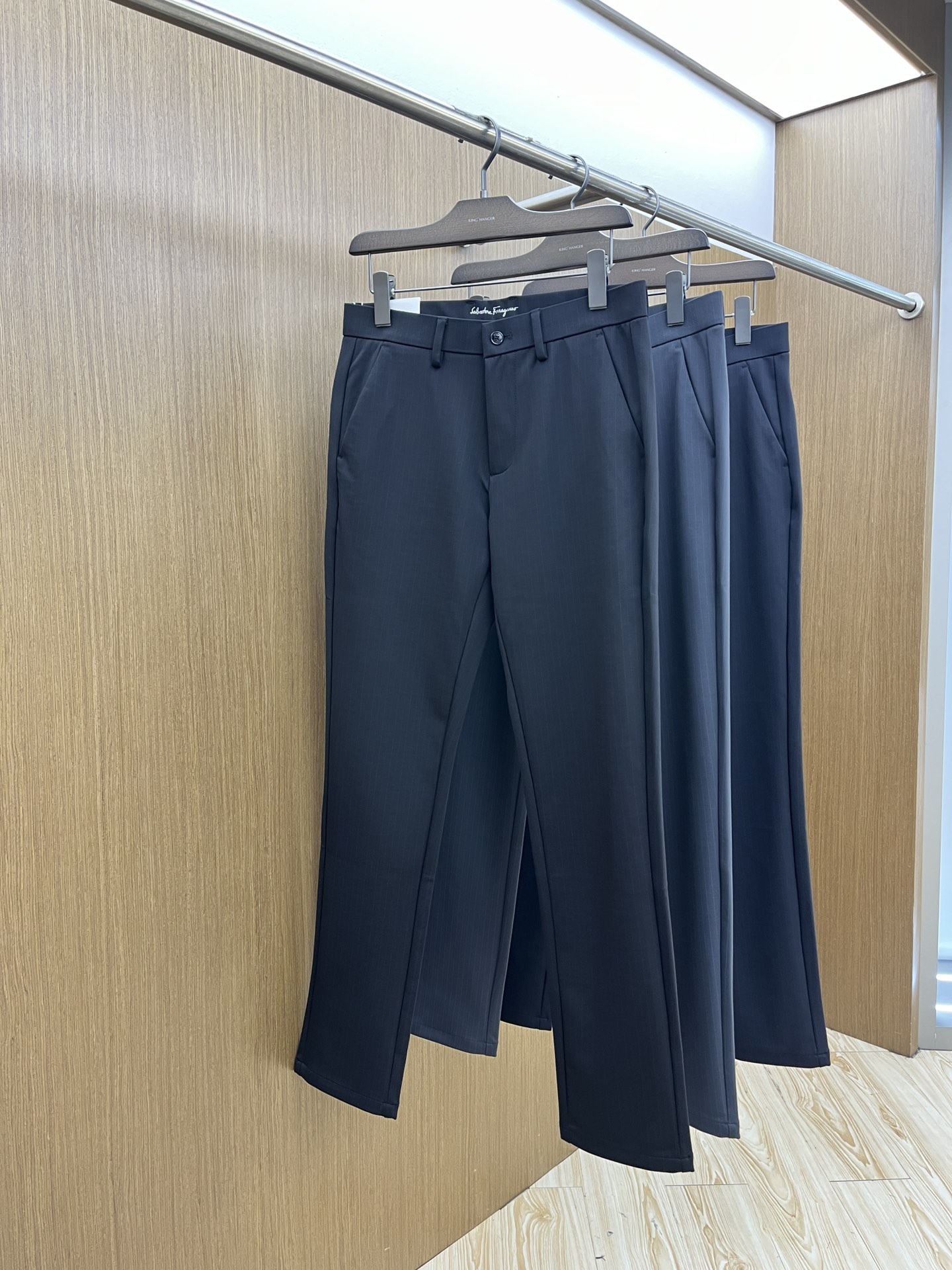 秋冬 FG🔥🔥ss秋冬新品，官网同步有售，男士高端商务休闲西裤，高端进口面料，带弹力，后面采用硅胶字母压