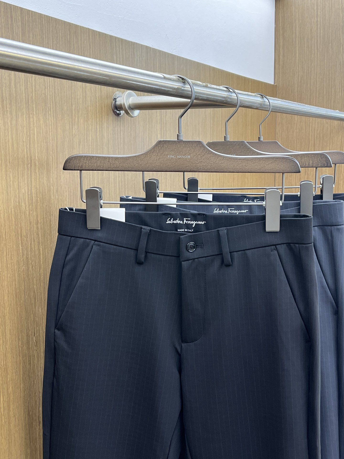 秋冬 FG🔥🔥ss秋冬新品，官网同步有售，男士高端商务休闲西裤，高端进口面料，带弹力，后面采用硅胶字母压