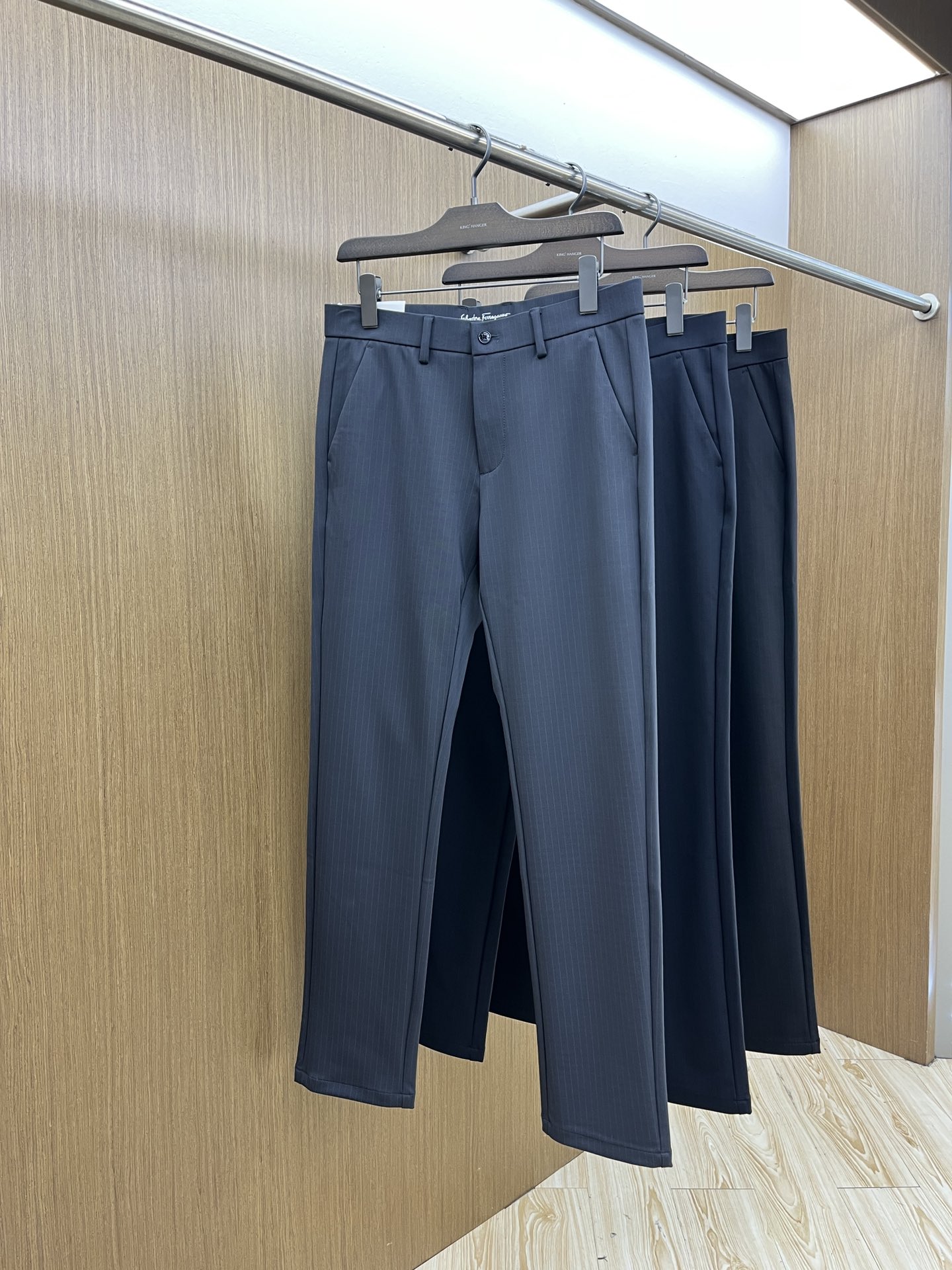 秋冬 FG🔥🔥ss秋冬新品，官网同步有售，男士高端商务休闲西裤，高端进口面料，带弹力，后面采用硅胶字母压