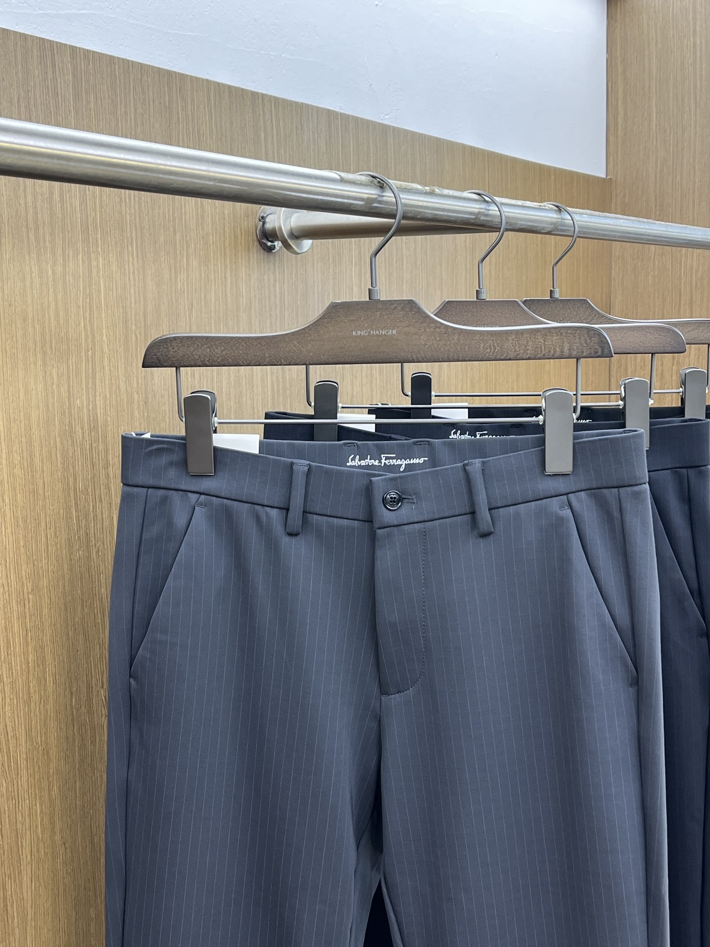 秋冬 FG🔥🔥ss秋冬新品，官网同步有售，男士高端商务休闲西裤，高端进口面料，带弹力，后面采用硅胶字母压