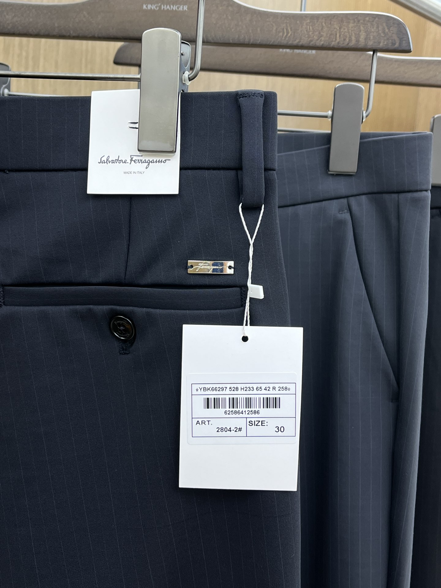 秋冬 FG🔥🔥ss秋冬新品，官网同步有售，男士高端商务休闲西裤，高端进口面料，带弹力，后面采用硅胶字母压