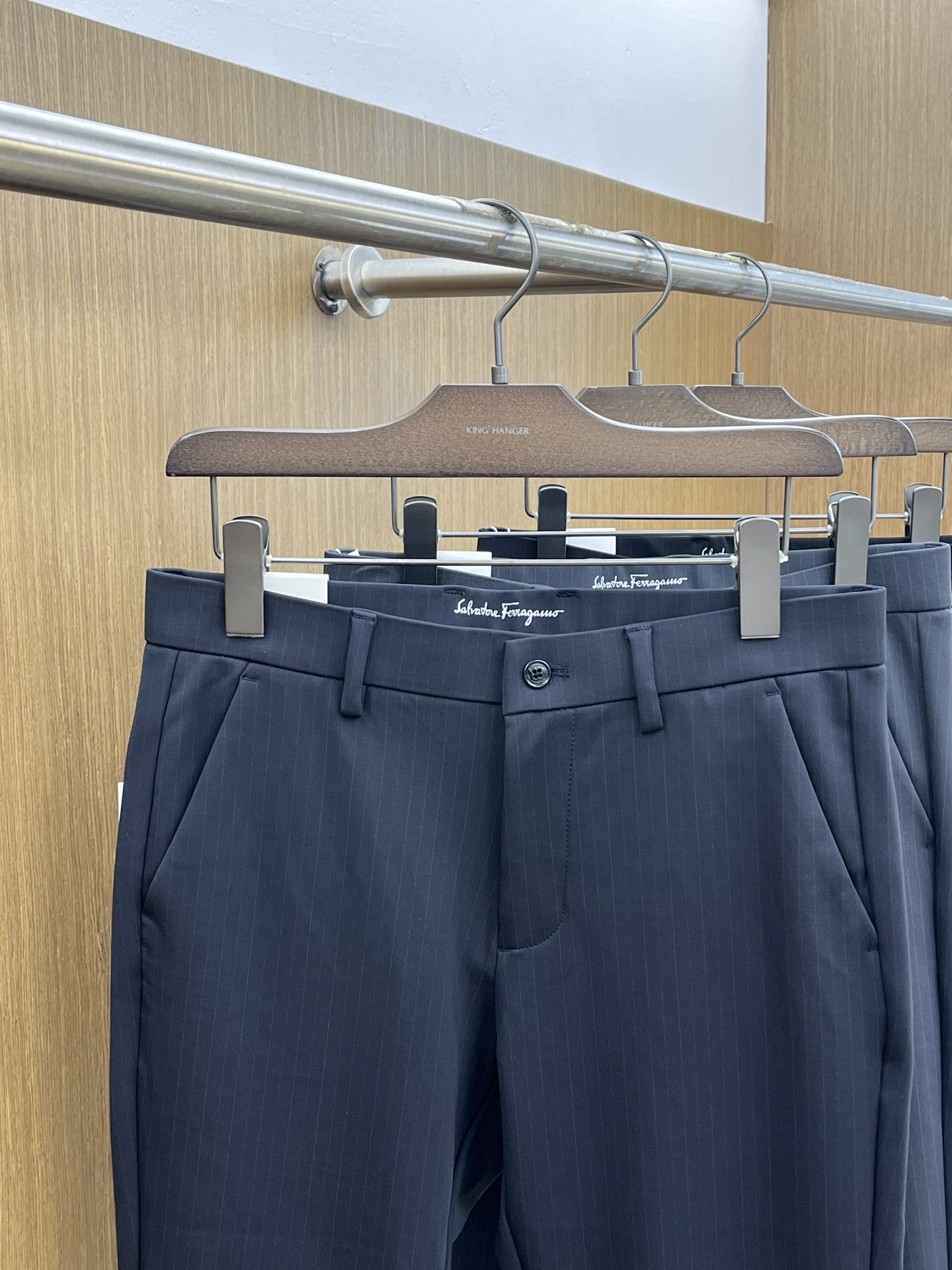 秋冬 FG🔥🔥ss秋冬新品，官网同步有售，男士高端商务休闲西裤，高端进口面料，带弹力，后面采用硅胶字母压