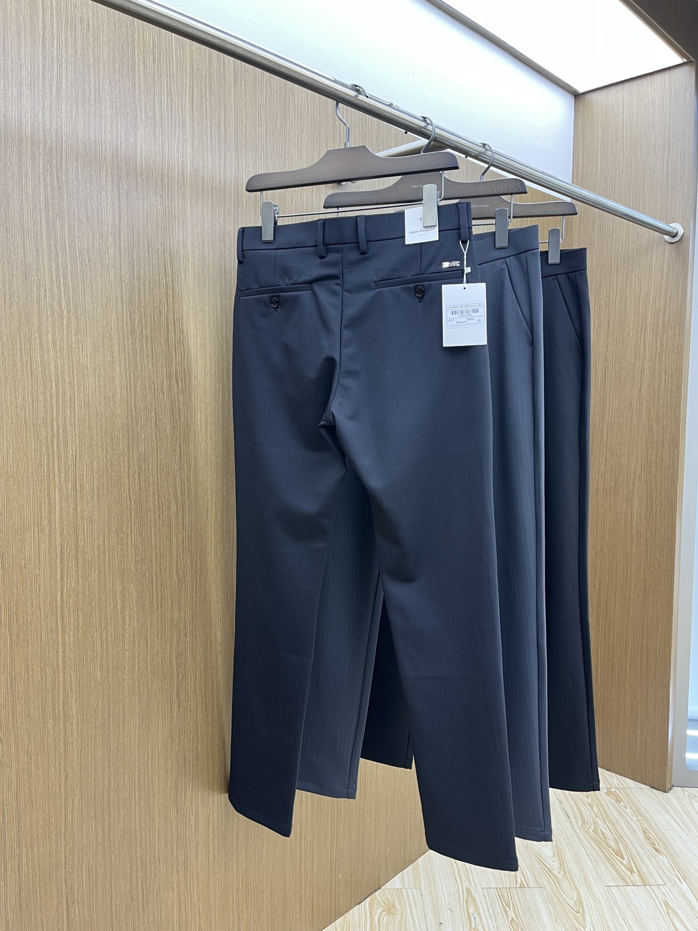 秋冬 FG🔥🔥ss秋冬新品，官网同步有售，男士高端商务休闲西裤，高端进口面料，带弹力，后面采用硅胶字母压