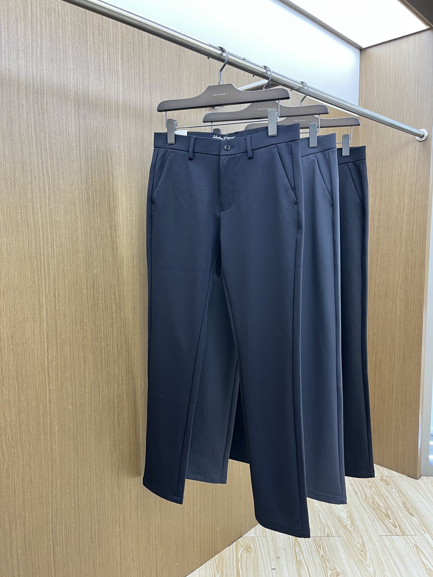 秋冬 FG🔥🔥ss秋冬新品，官网同步有售，男士高端商务休闲西裤，高端进口面料，带弹力，后面采用硅胶字母压