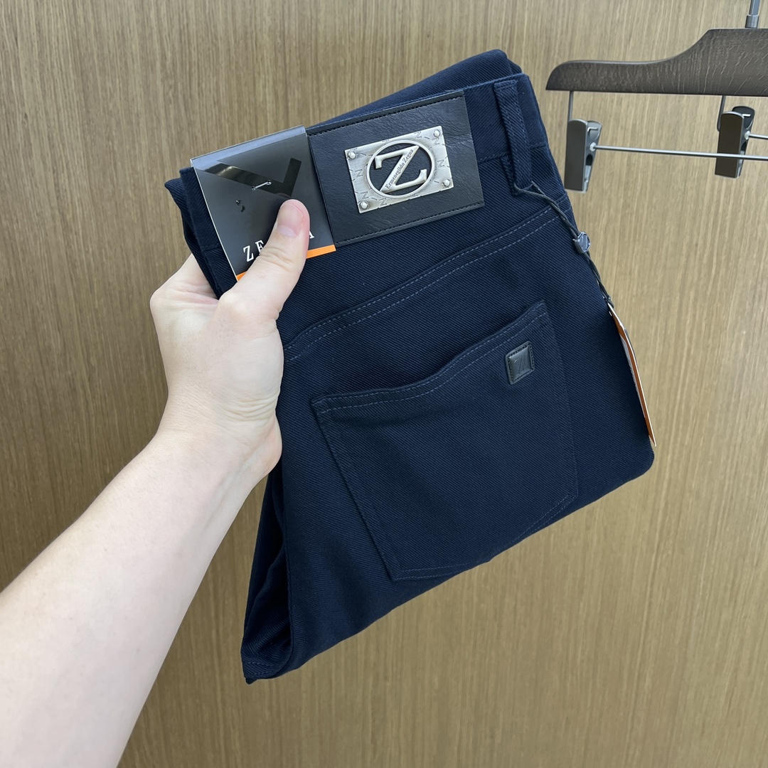 NO:489641,Autumn and Winter ZZ 1955ss autumn and winter new products, available on the official website simultaneously, men's high-end business casual trousers, high-end imported fabric, with elasticity, silicone letter pressing on the back, five combinations, namely classic and fashionable, combined tailor, unrestrained upper body effect, comfortable and breathable fax number 30-3837,,alexander wang19860909秋冬 ZZ 1955ss秋冬新品,官网同步有售,男士高端商务休闲西裤,高端进口面料,带弹力,后面采用硅胶字母压胶,五搭配,即经典又时尚,合体裁缝,上身效果无约束感 ,舒适透气fax 码数30-3837,,alexander wang,Men's clothing