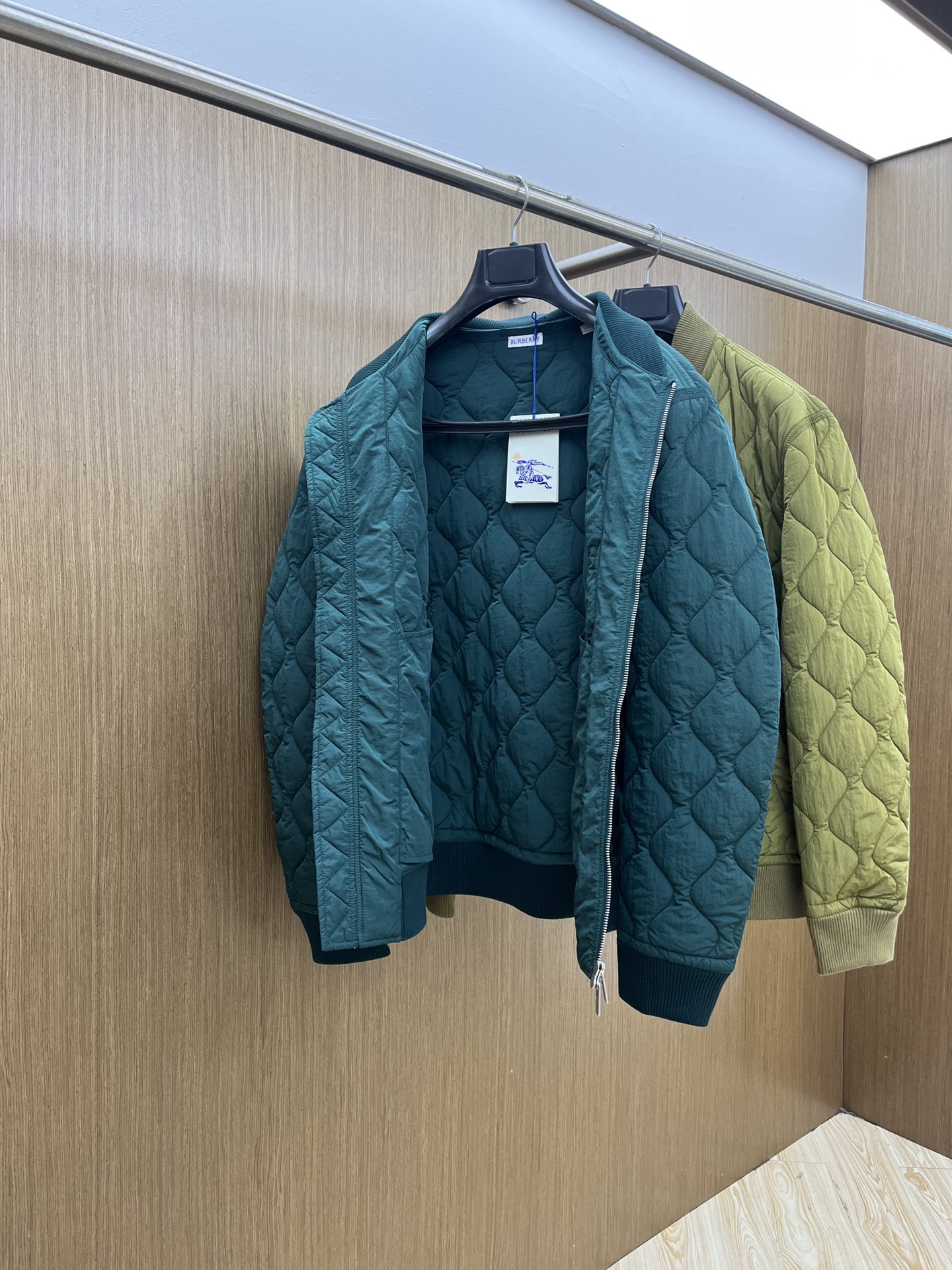 秋冬 BBR 🔥秋冬BURBERRY王牌货品 男女同款夹克棉服 薄厚适中 复古的时髦 永远都不褪流行 上