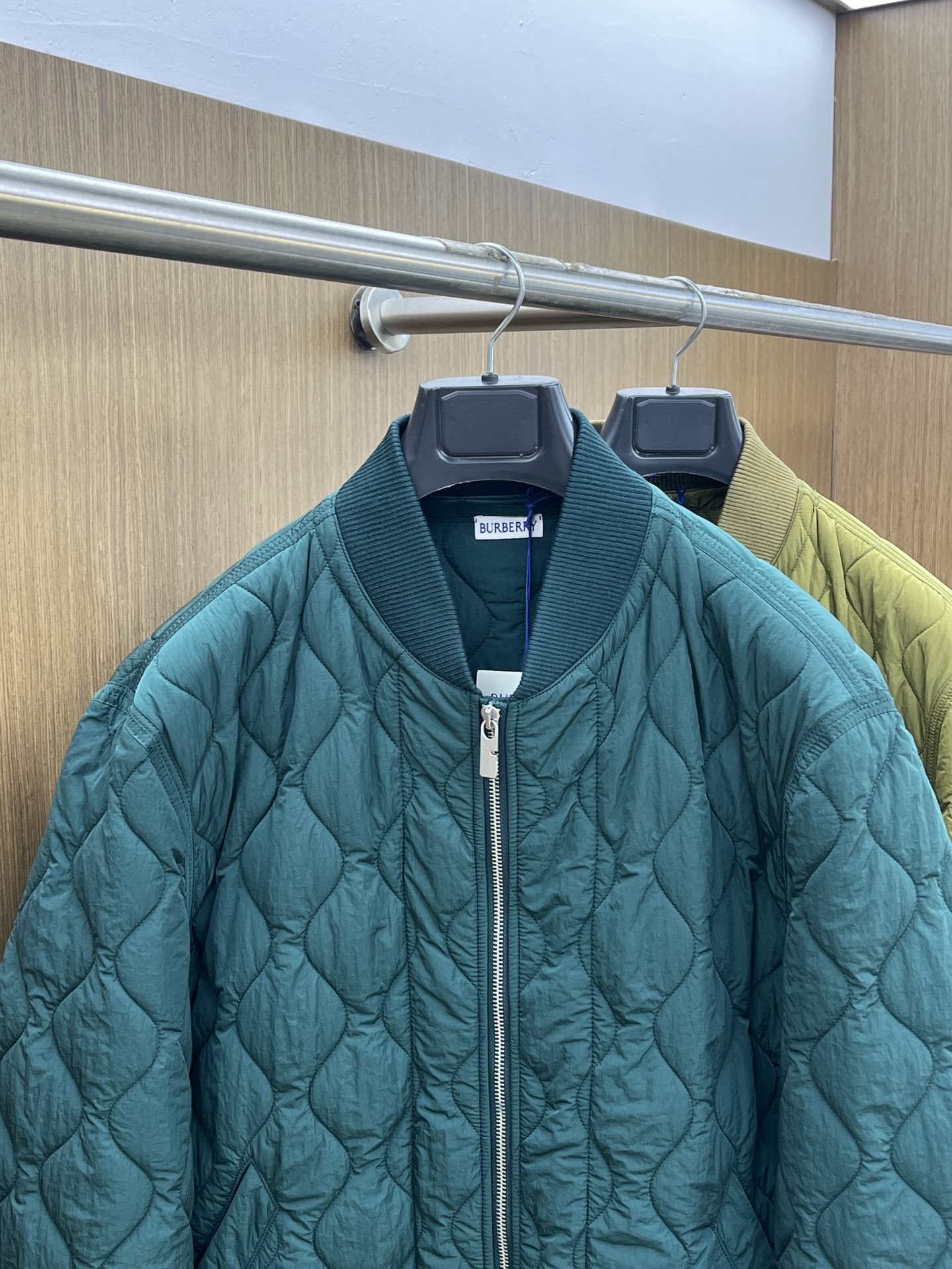 秋冬 BBR 🔥秋冬BURBERRY王牌货品 男女同款夹克棉服 薄厚适中 复古的时髦 永远都不褪流行 上