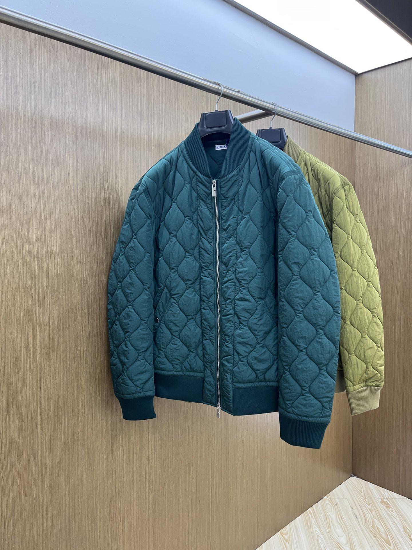 秋冬 BBR 🔥秋冬BURBERRY王牌货品 男女同款夹克棉服 薄厚适中 复古的时髦 永远都不褪流行 上