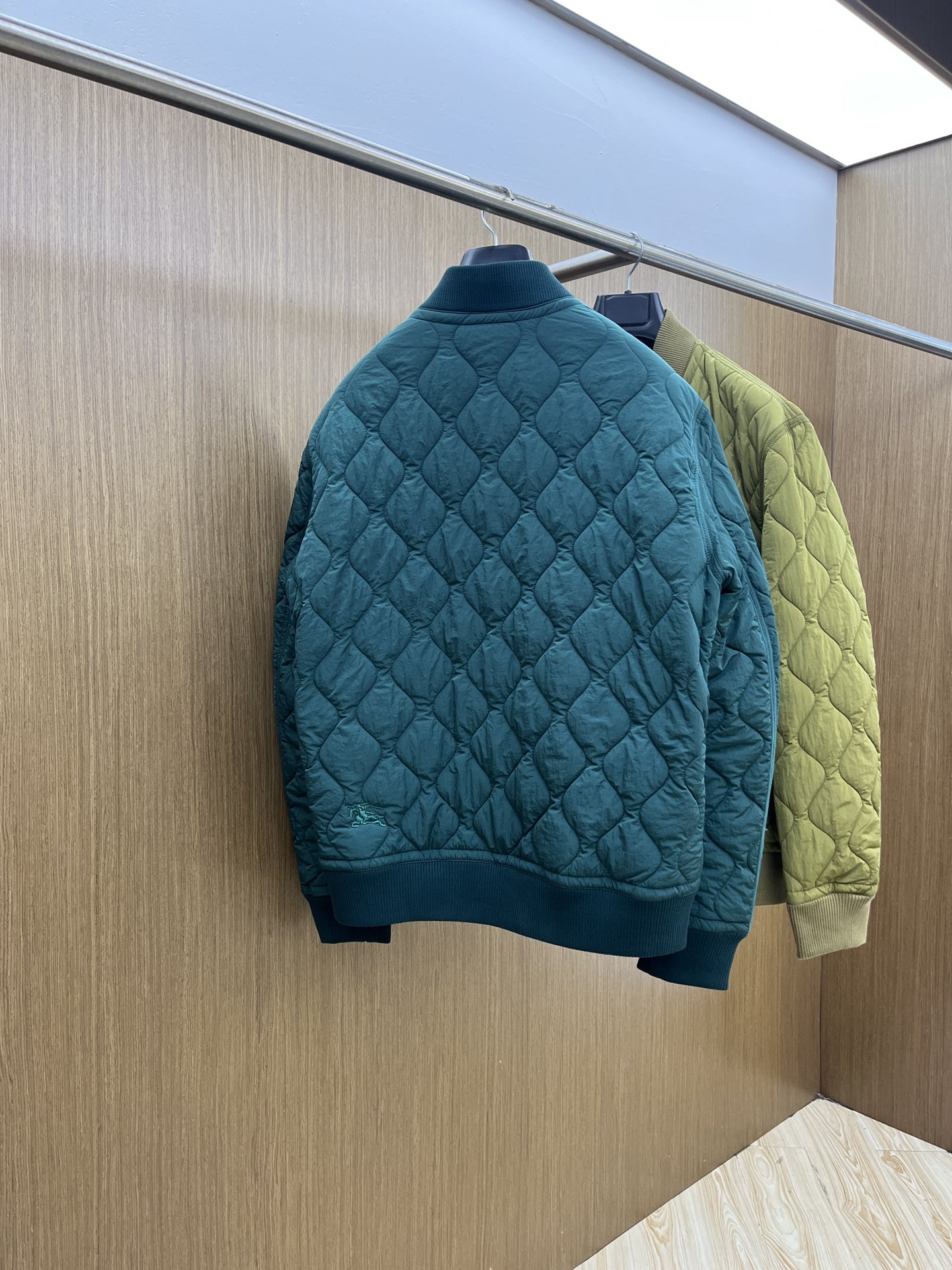 秋冬 BBR 🔥秋冬BURBERRY王牌货品 男女同款夹克棉服 薄厚适中 复古的时髦 永远都不褪流行 上